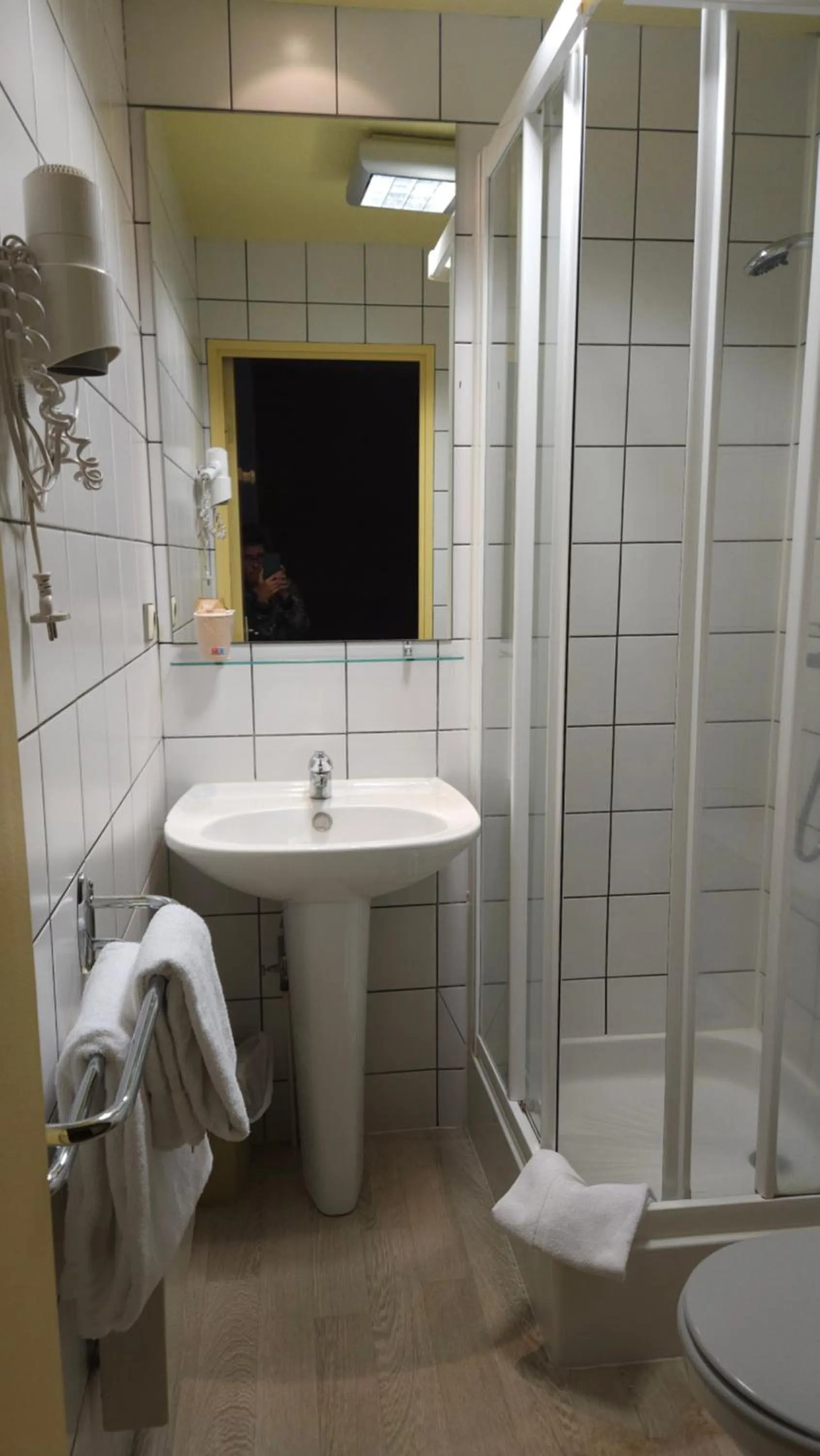 Shower in Dyke Hotel