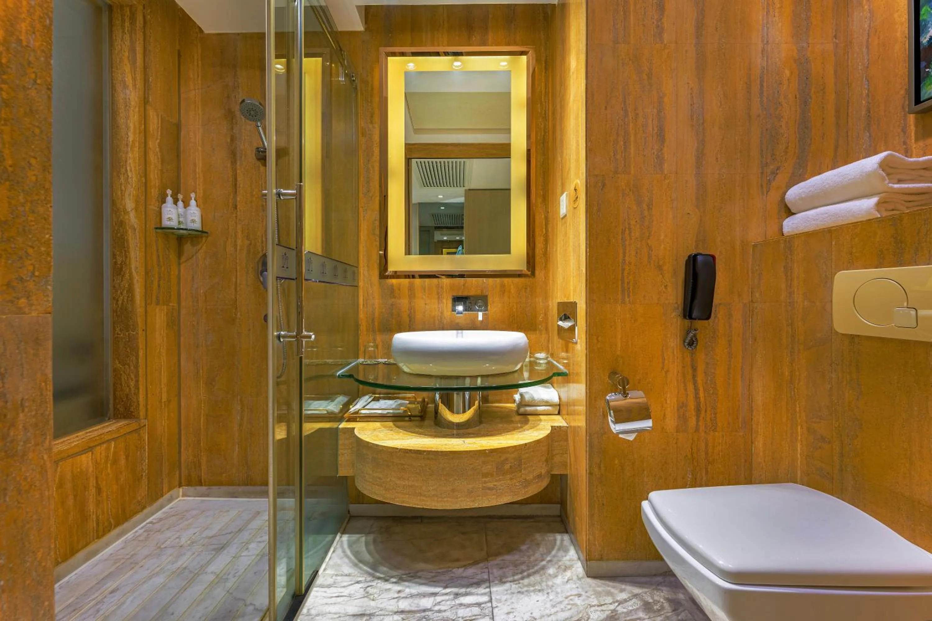 Shower in Guangzhou Ming Yue Hotel