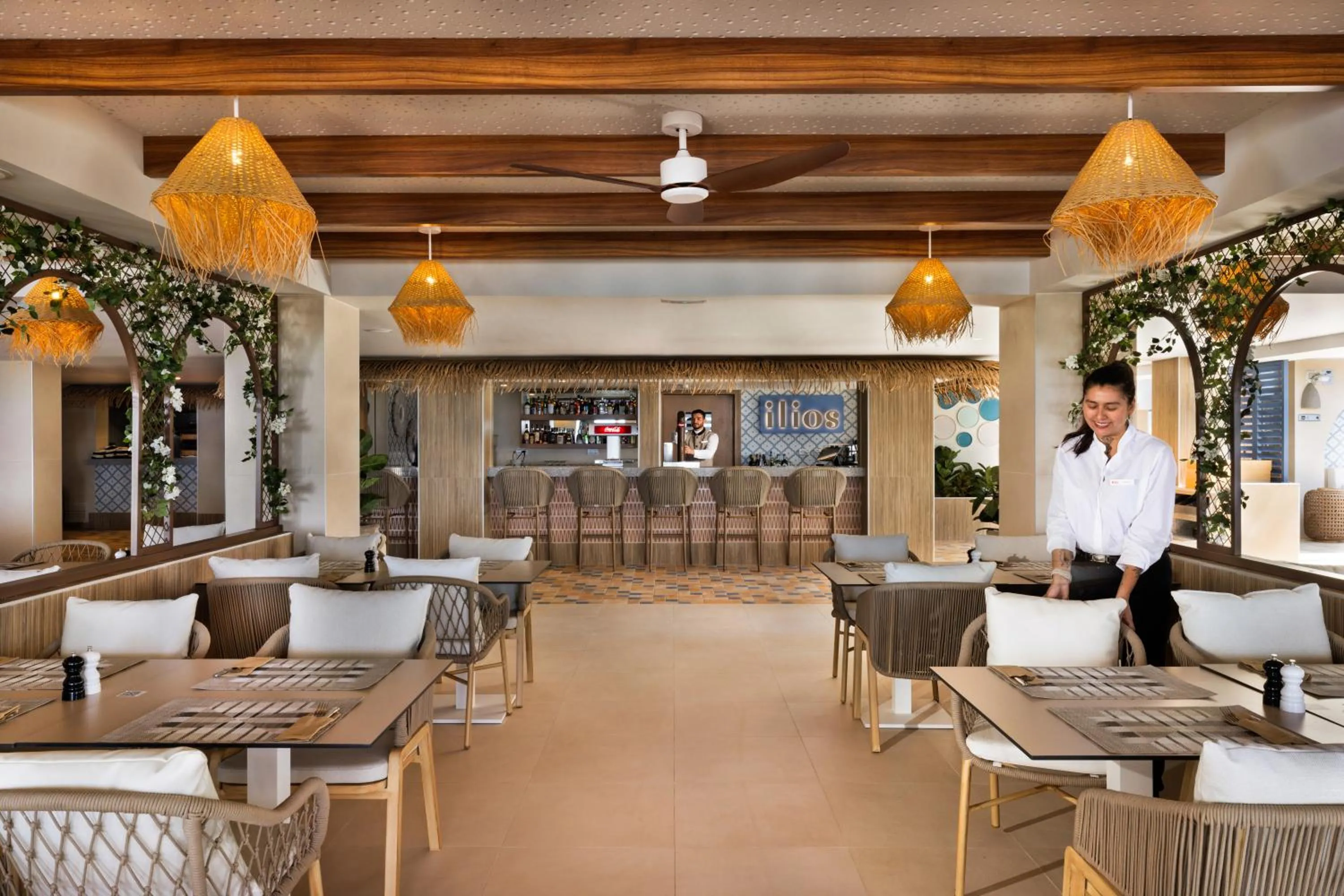Restaurant/places to eat in Hotel Riu Palace La Mola