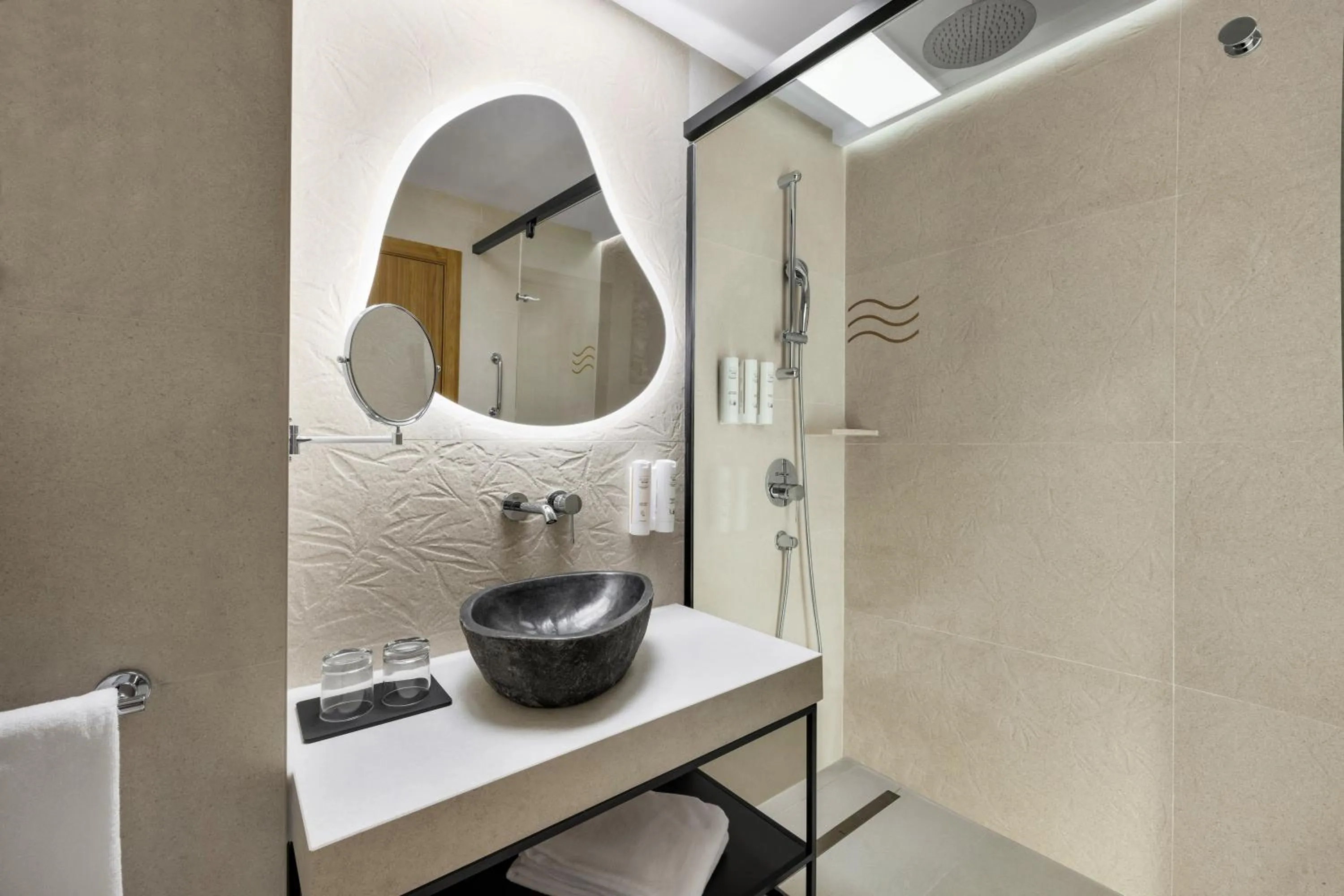 Shower in Hotel Riu Palace La Mola