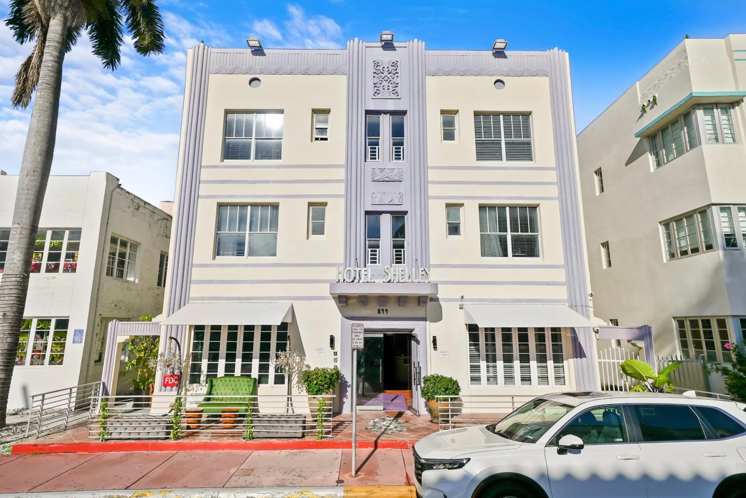 Property building in Shelley Hotel