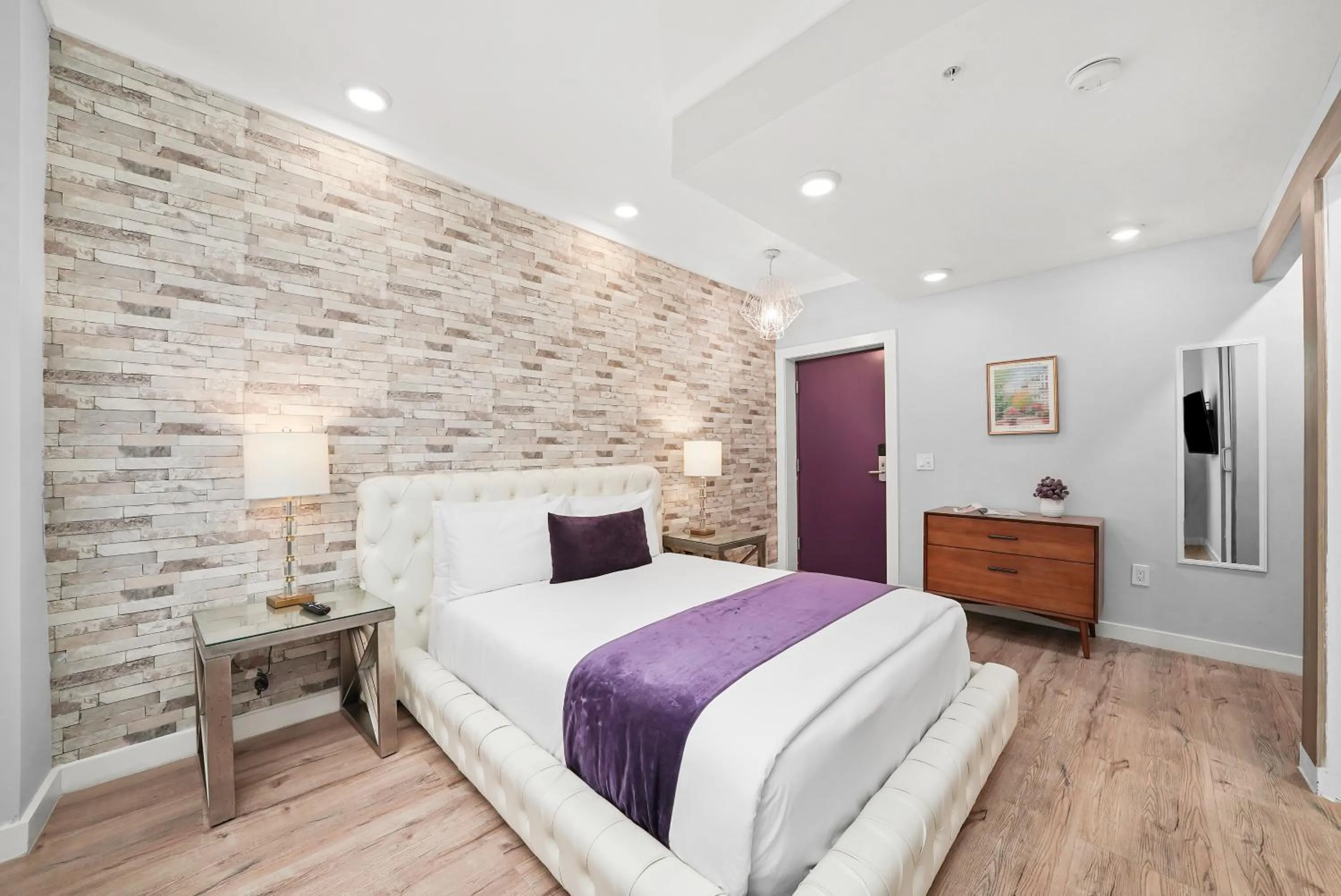 Bed in Shelley Hotel