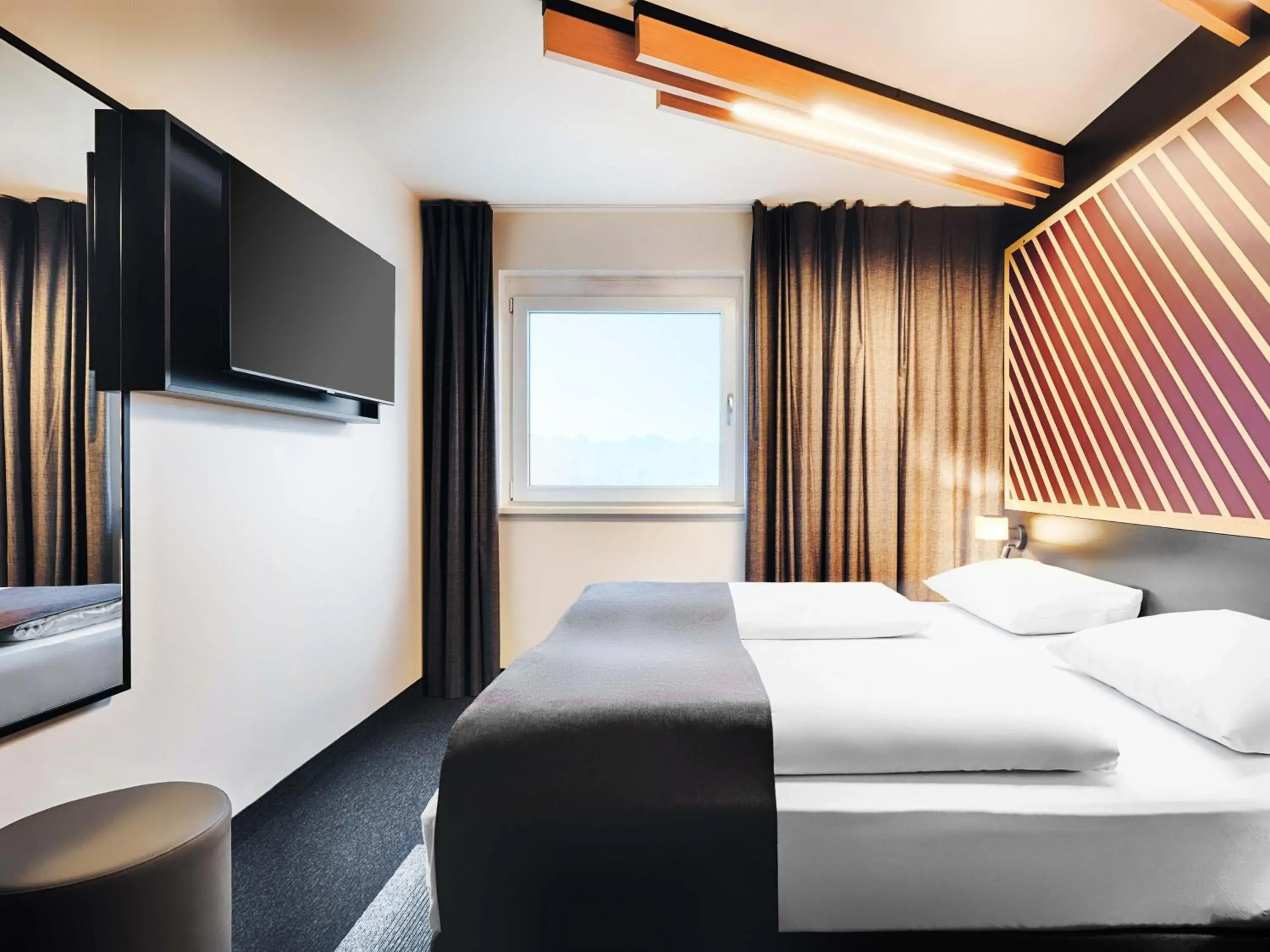 Superior Double Room in B&B HOTEL Wiesbaden-Hbf Superior Double Room in B&B HOTEL Wiesbaden-Hbf