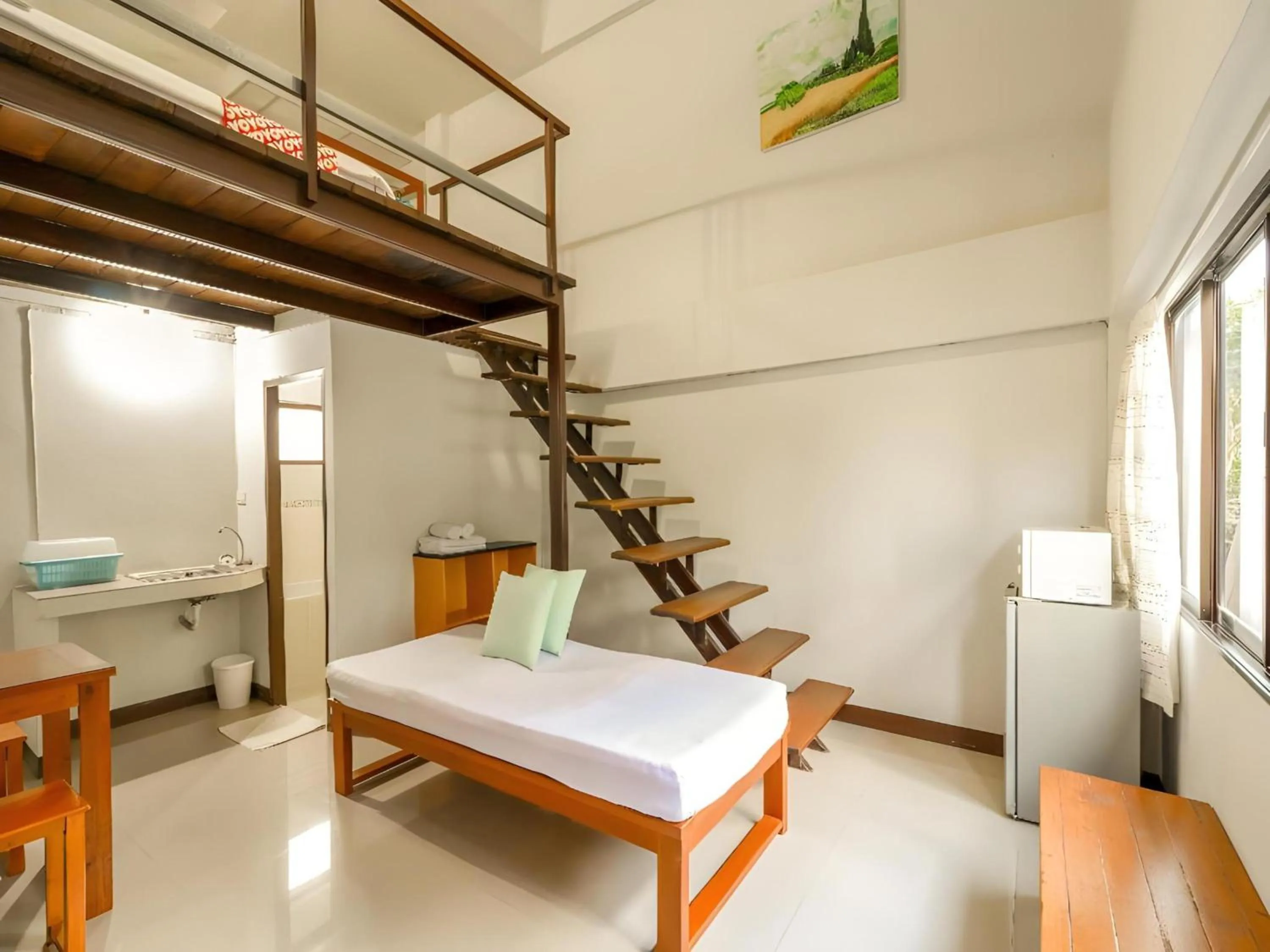 Photo of the whole room, Bed in Dnk Baan Suan