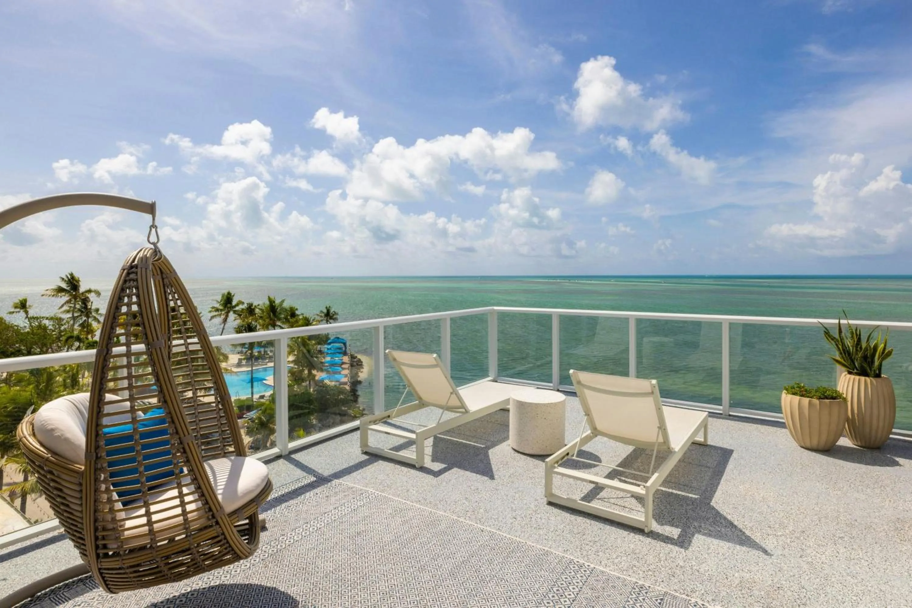 Lounge or bar in Three Waters Resort and Marina, Islamorada, a Tribute Portfolio Resort