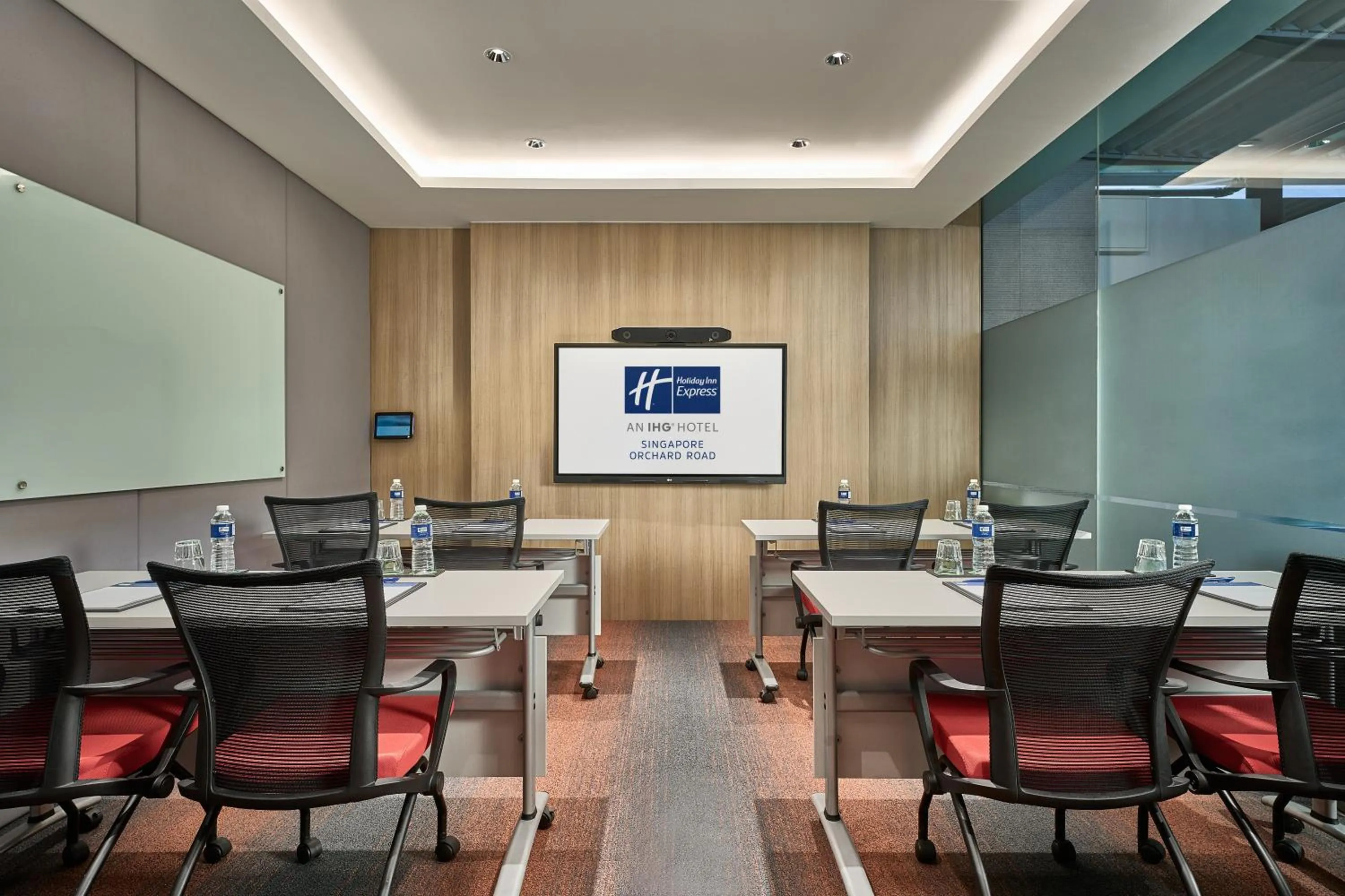 Meeting/conference room in Holiday Inn Express Singapore Orchard Road by IHG