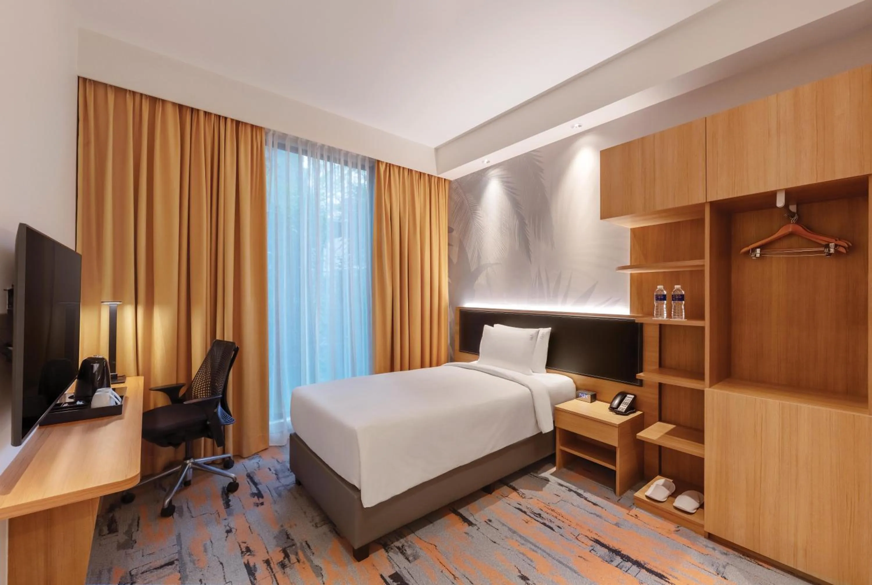 Photo of the whole room, Bed in Holiday Inn Express Singapore Orchard Road by IHG