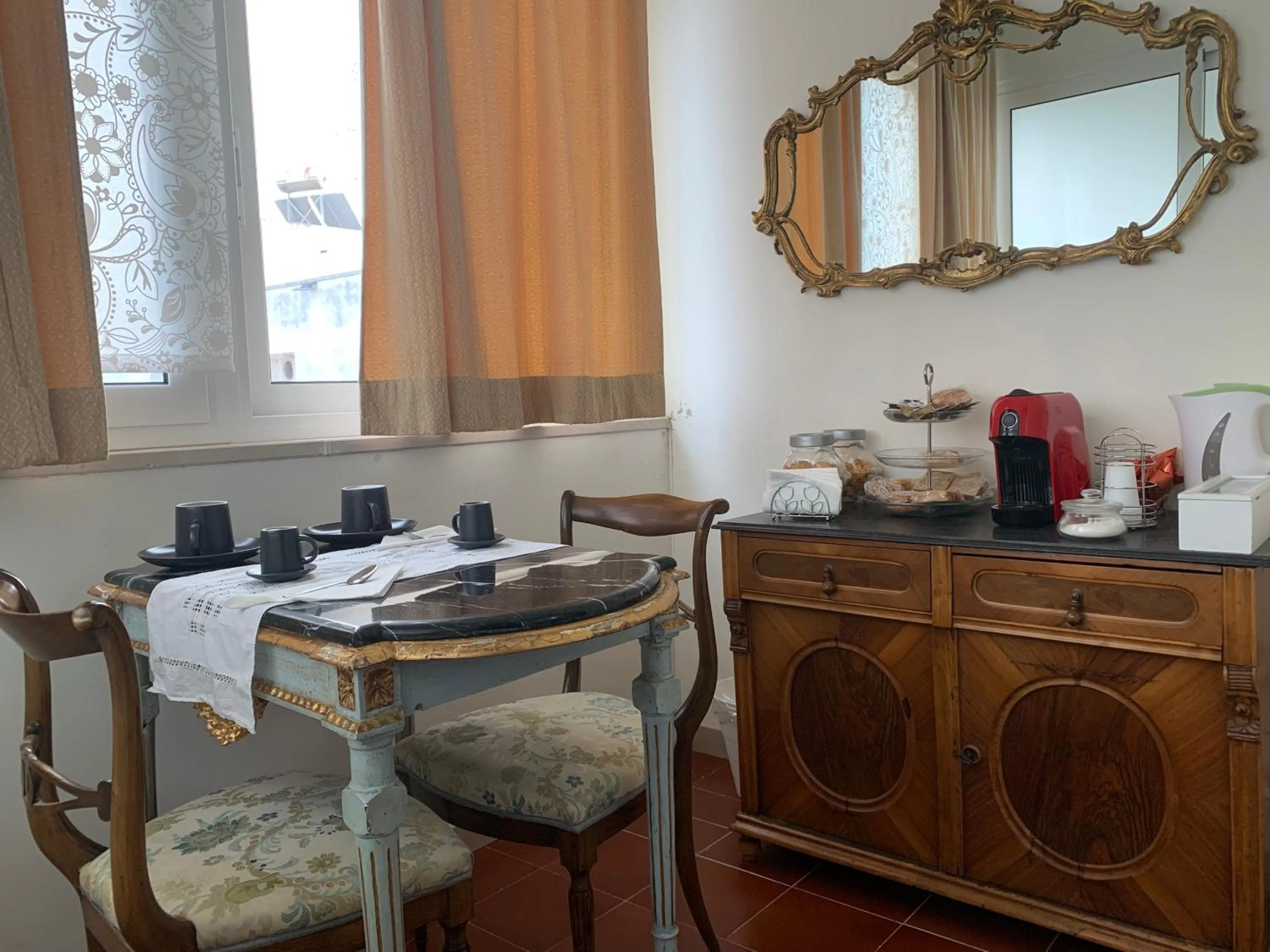 Breakfast in La Casa di Emanuella - Rooms & International Suites