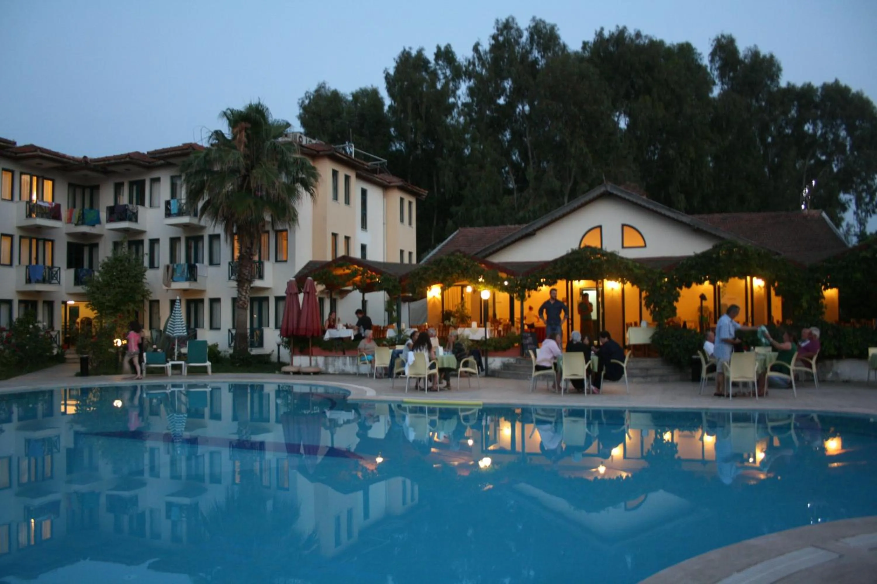 Restaurant/places to eat in Bezay Hotel