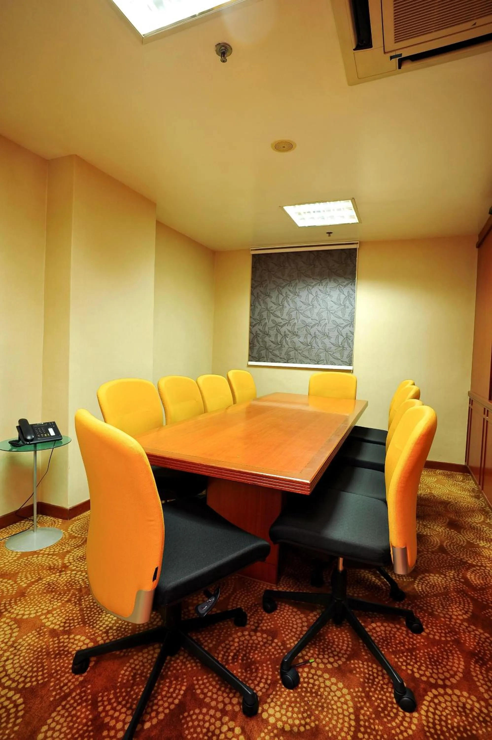 Business facilities in Oxford Hotel