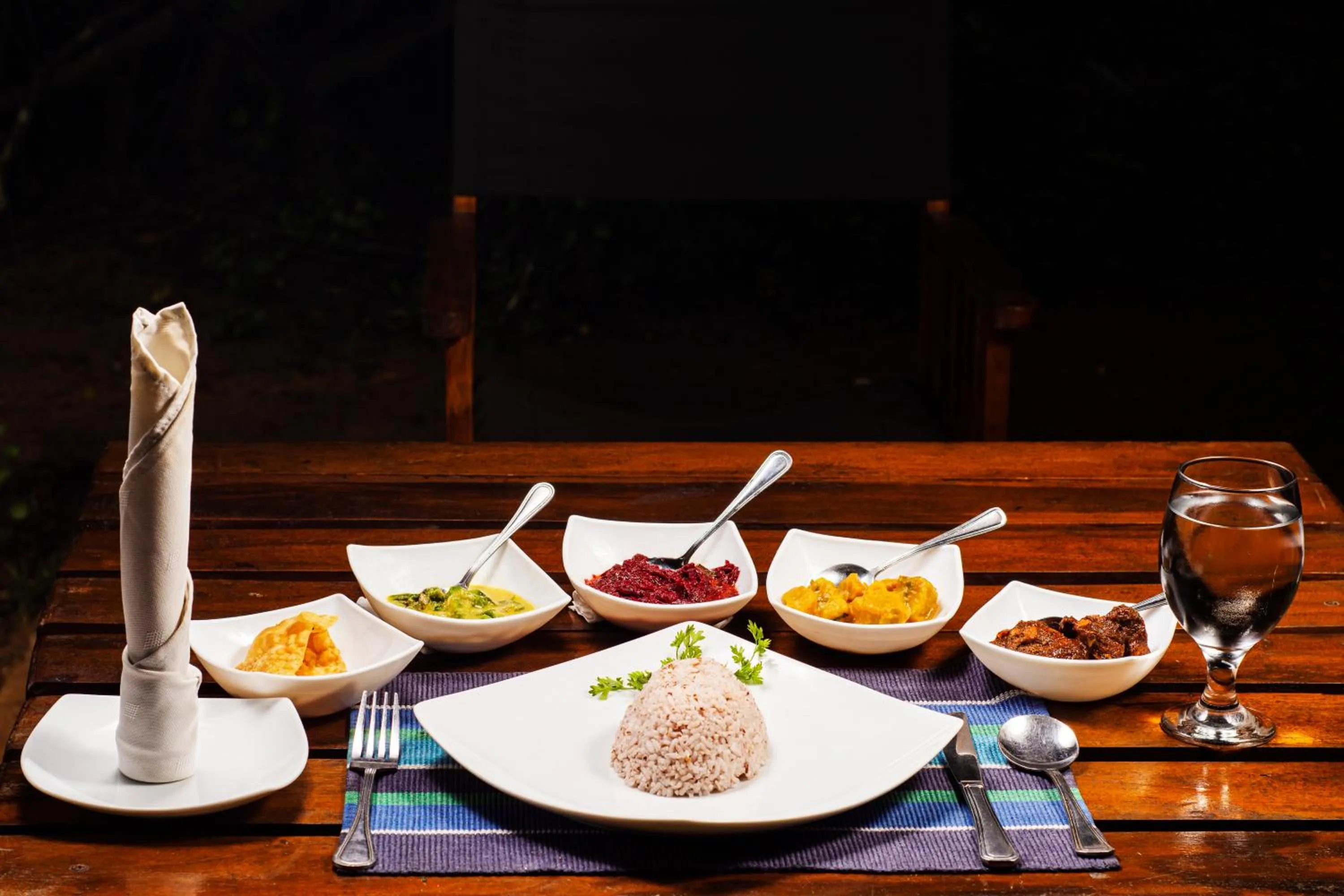 Lunch in Big Game Udawalawe - by Eco Team