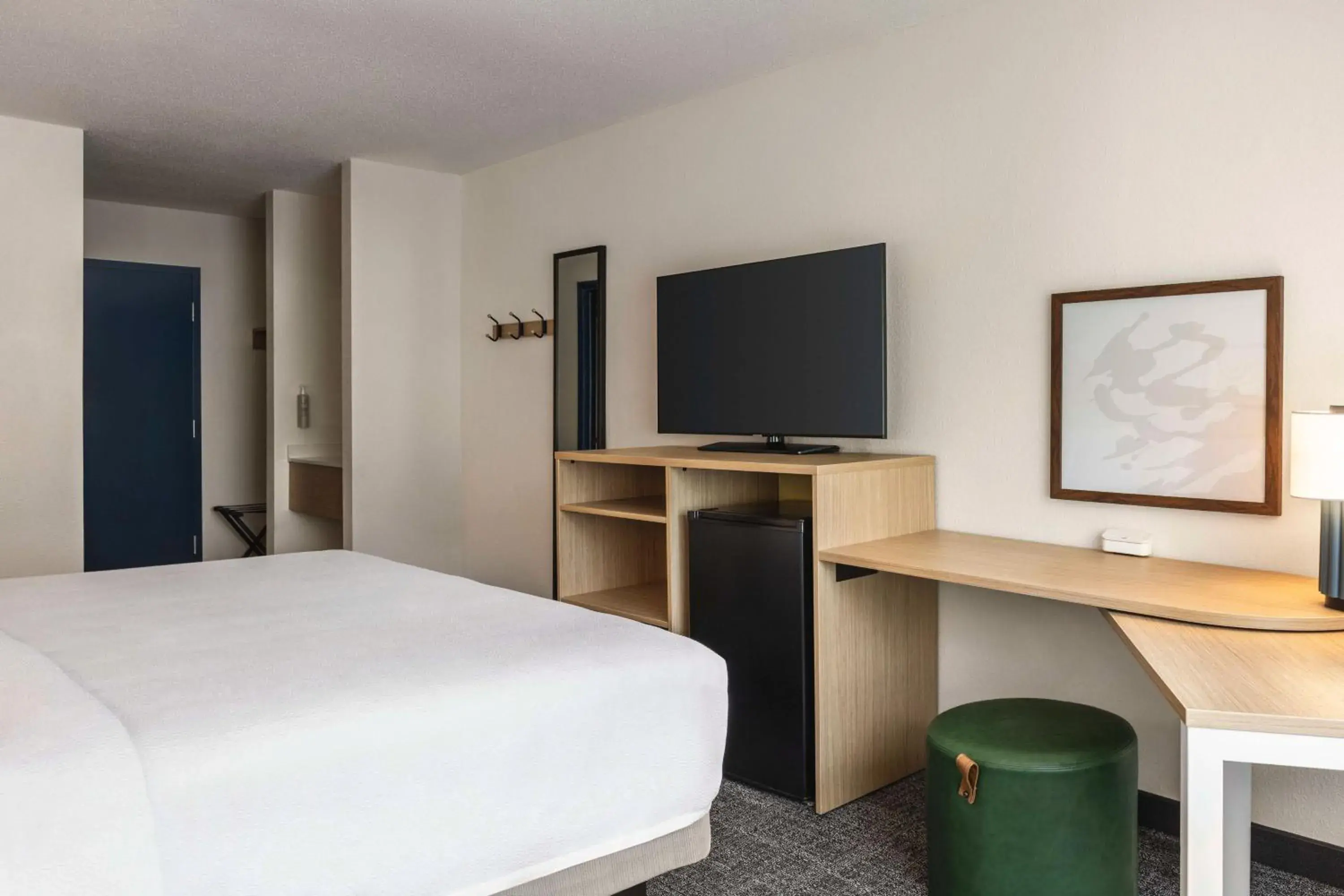 King Room with King Bed - Non-Smoking in Spark By Hilton Mystic Groton King Room with King Bed - Non-Smoking in Spark By Hilton Mystic Groton