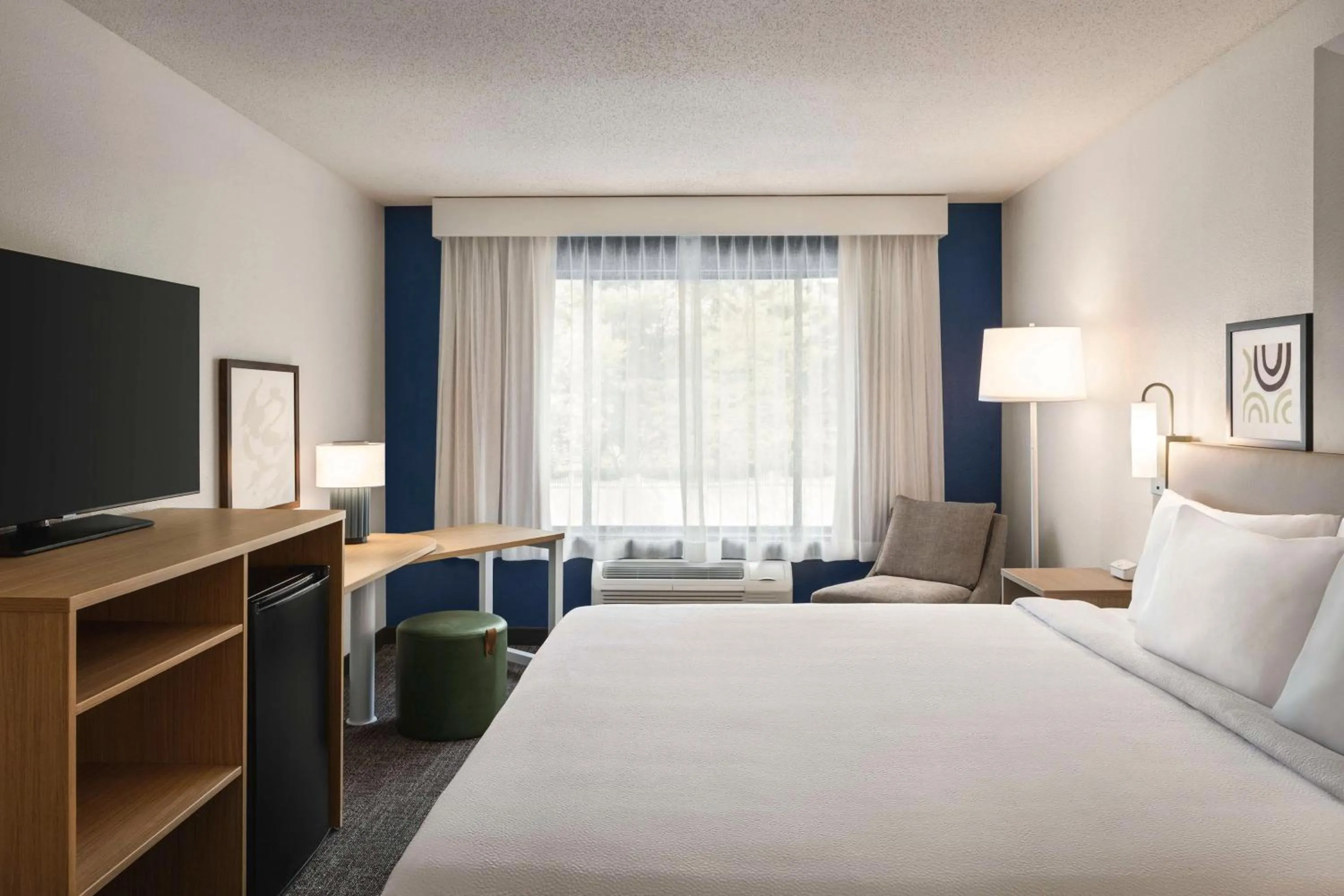 Bedroom, Bed in Spark By Hilton Mystic Groton