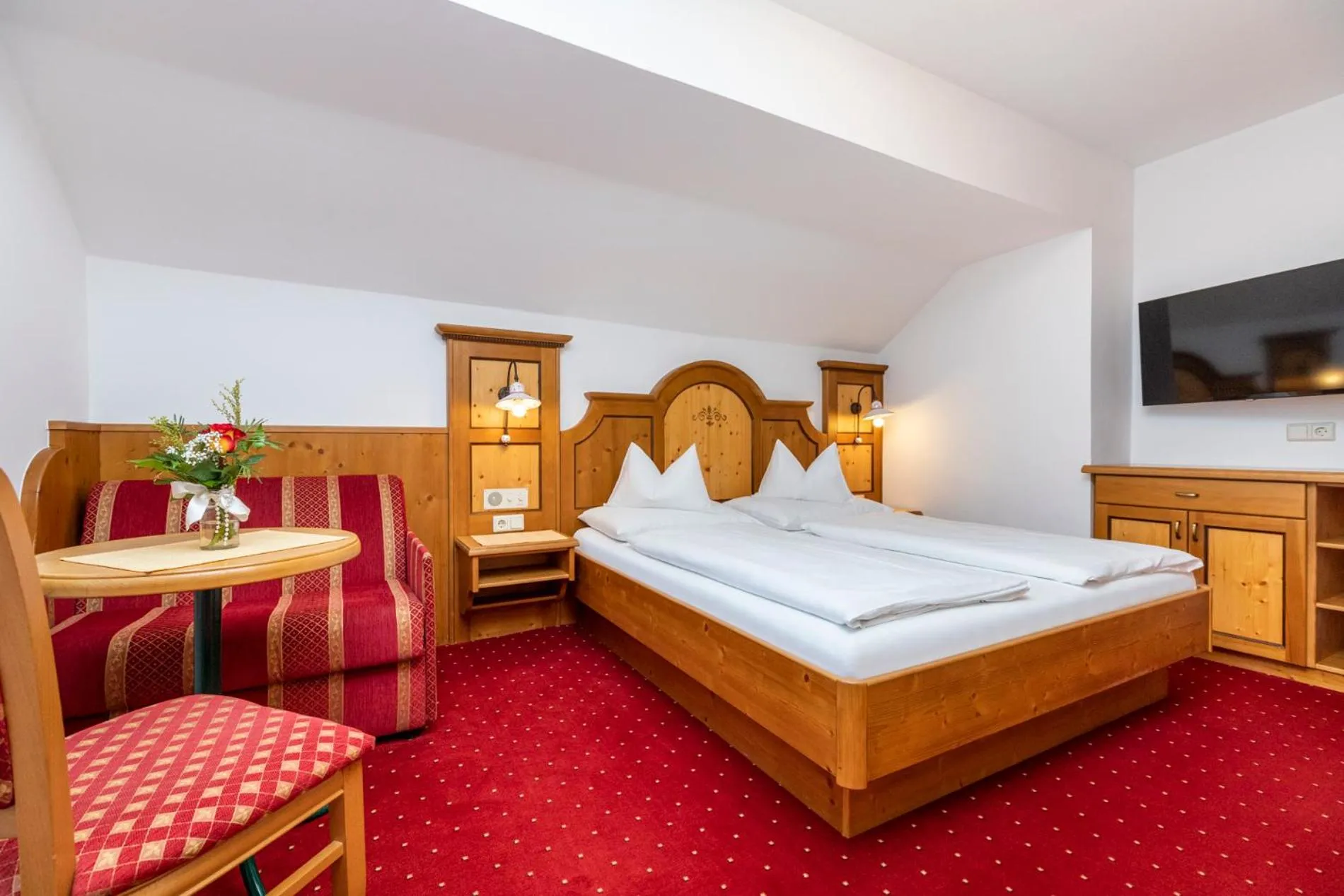 Photo of the whole room, Bed in Frühstückspension Klinglhub