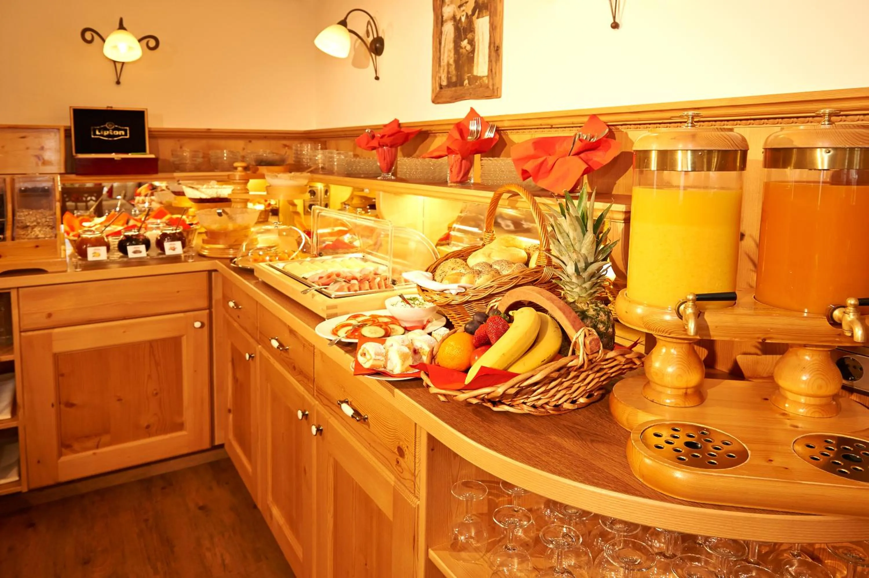 Food and drinks in Frühstückspension Klinglhub