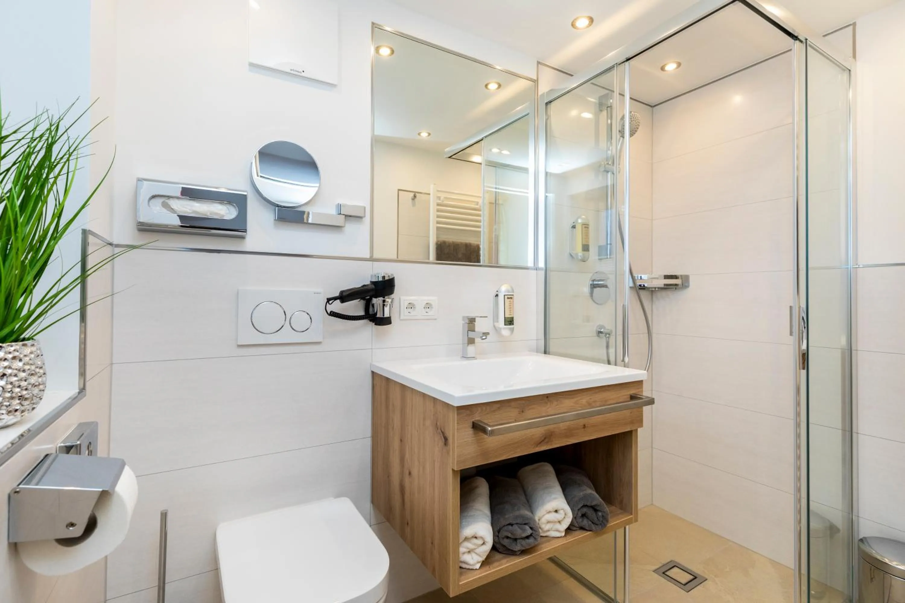 Bathroom in Frühstückspension Klinglhub