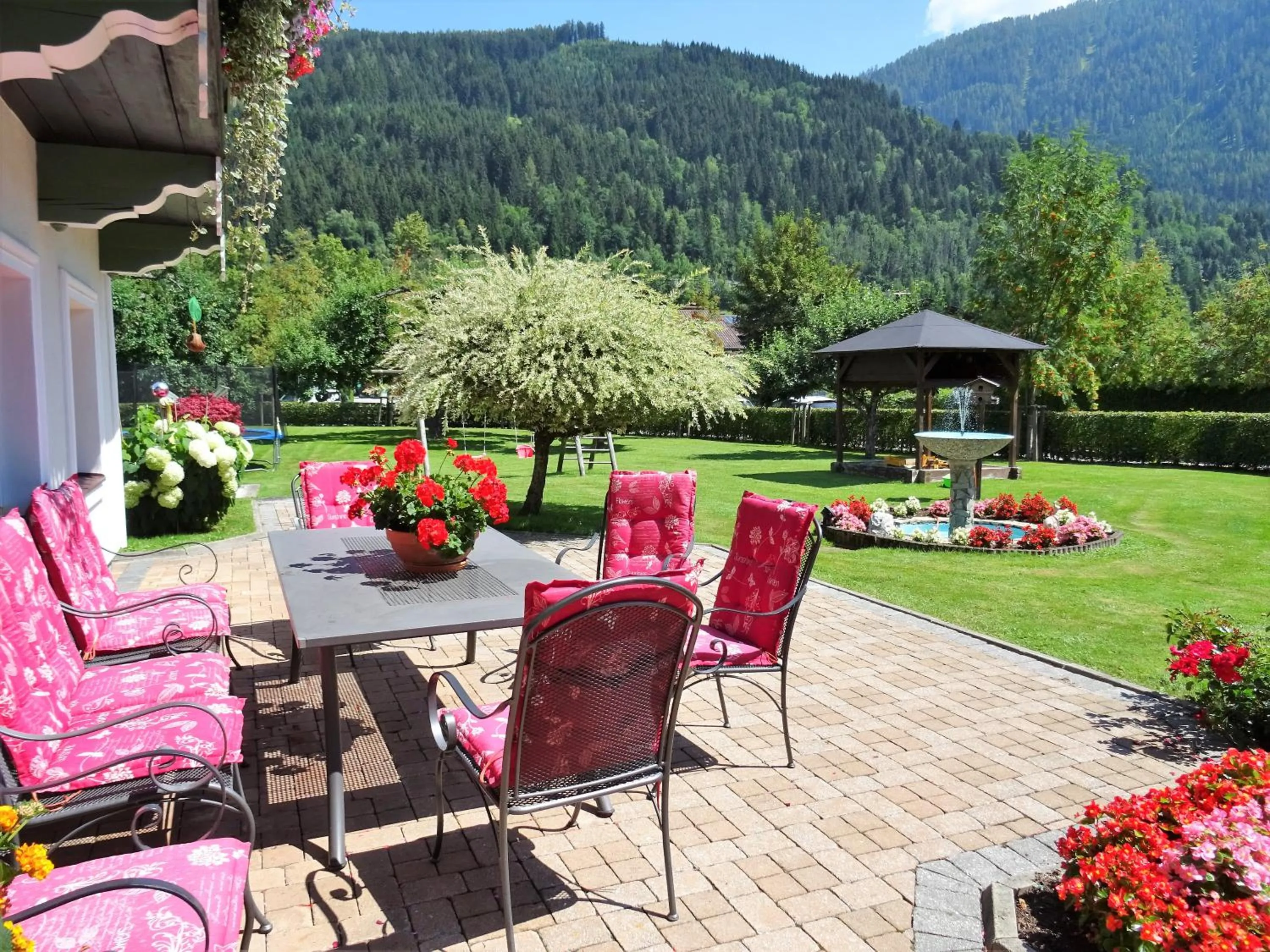 Garden view in Frühstückspension Klinglhub