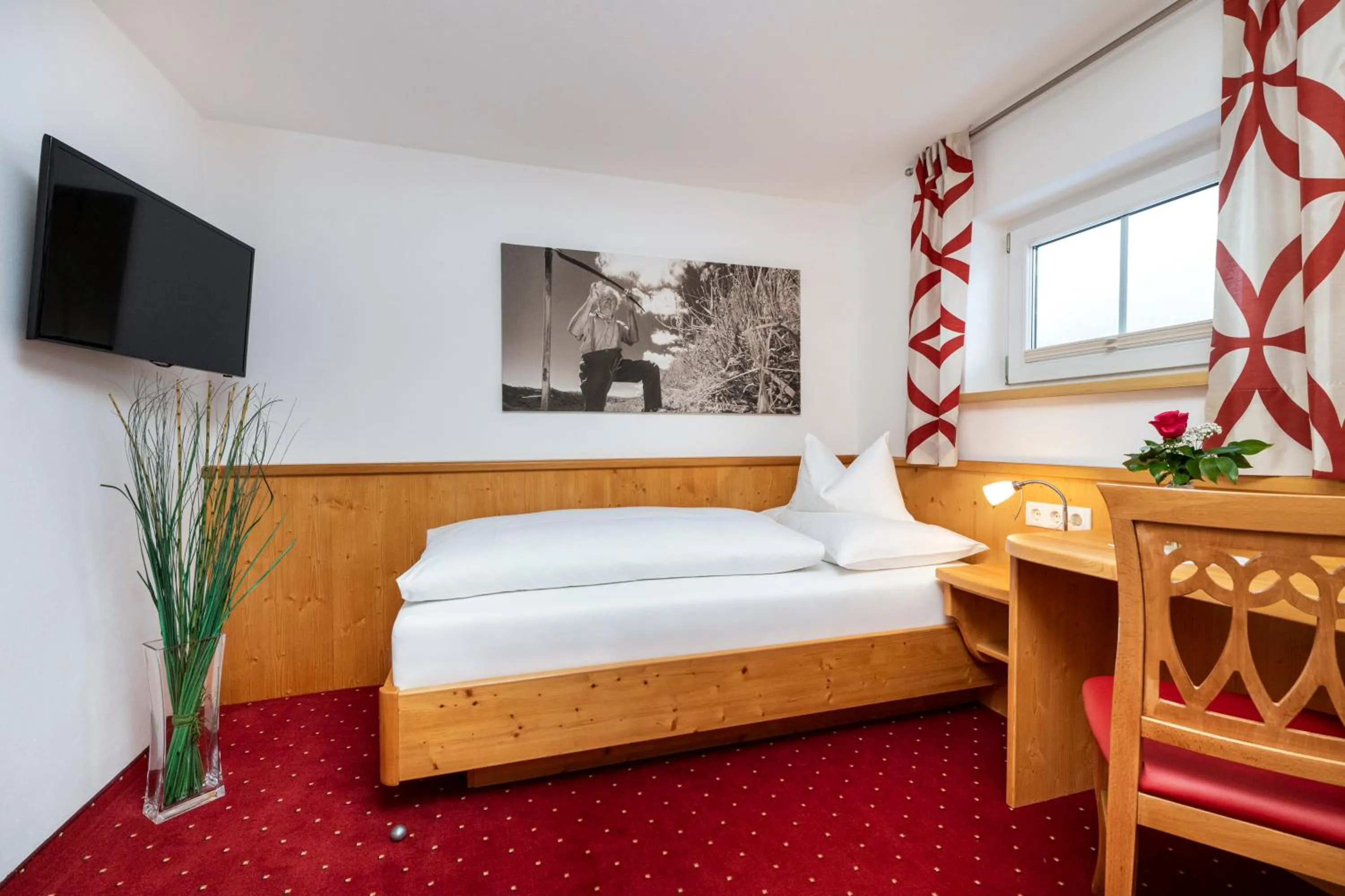 Photo of the whole room, Bed in Frühstückspension Klinglhub