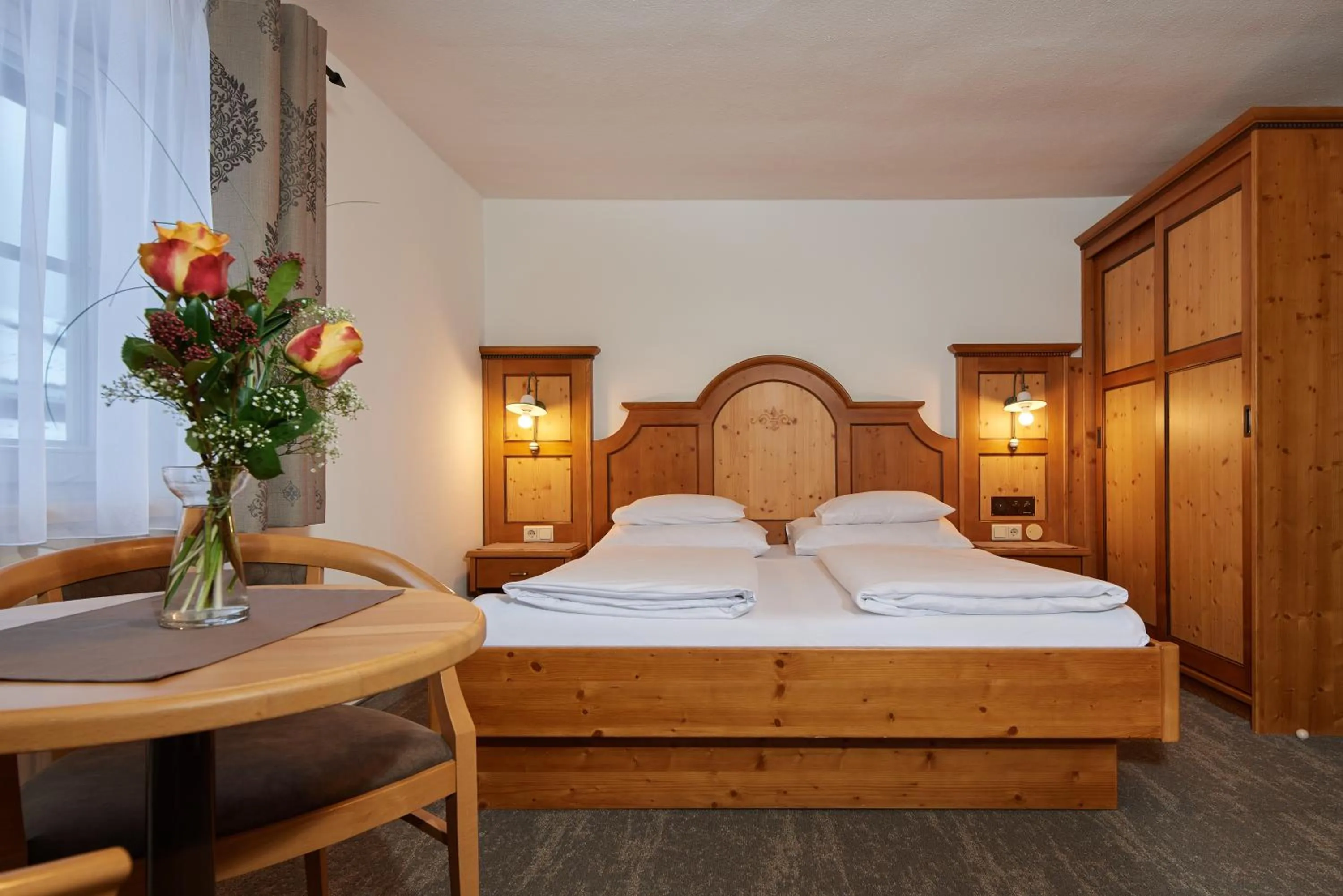 Photo of the whole room, Bed in Frühstückspension Klinglhub