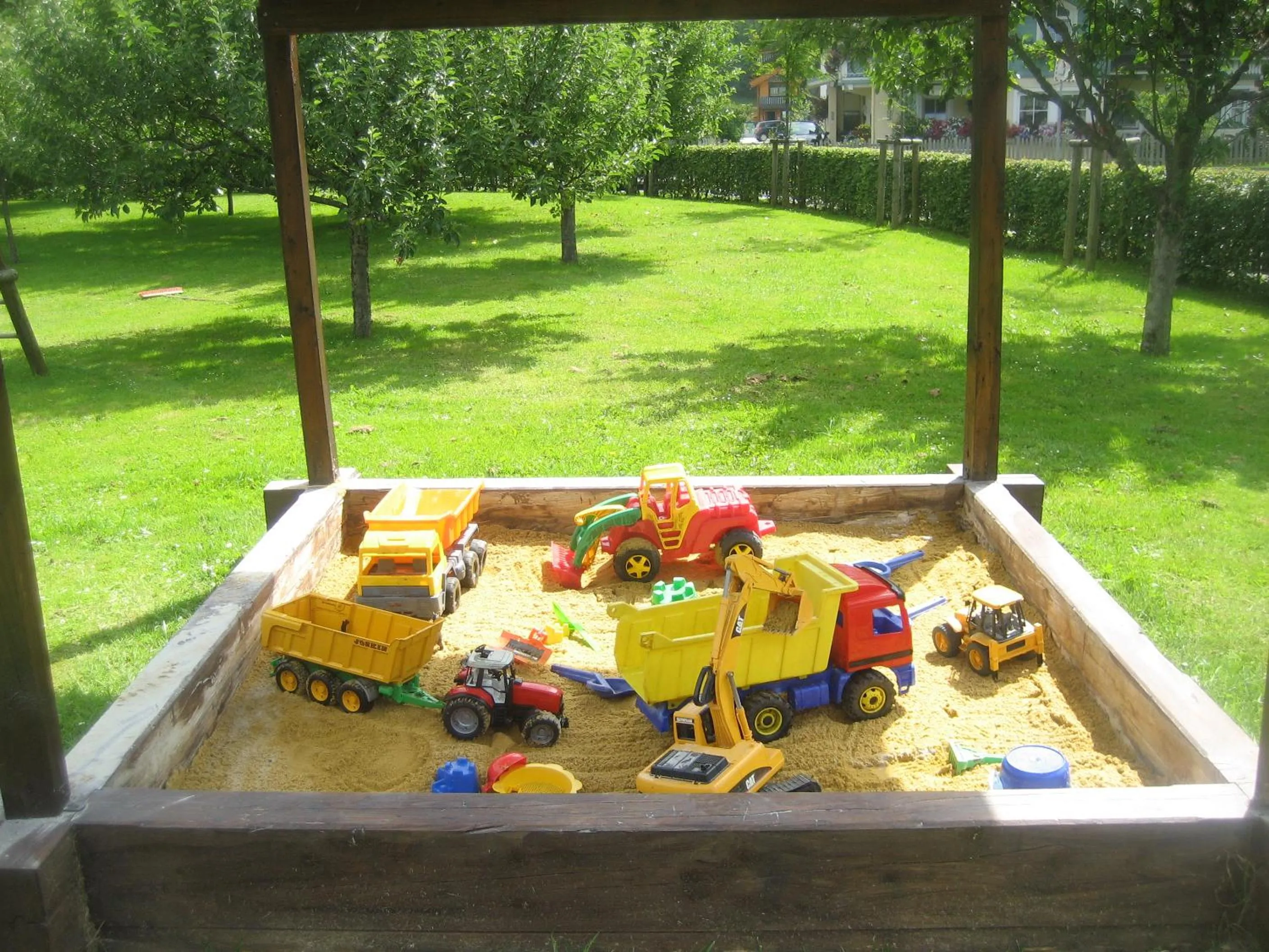 Children play ground in Frühstückspension Klinglhub