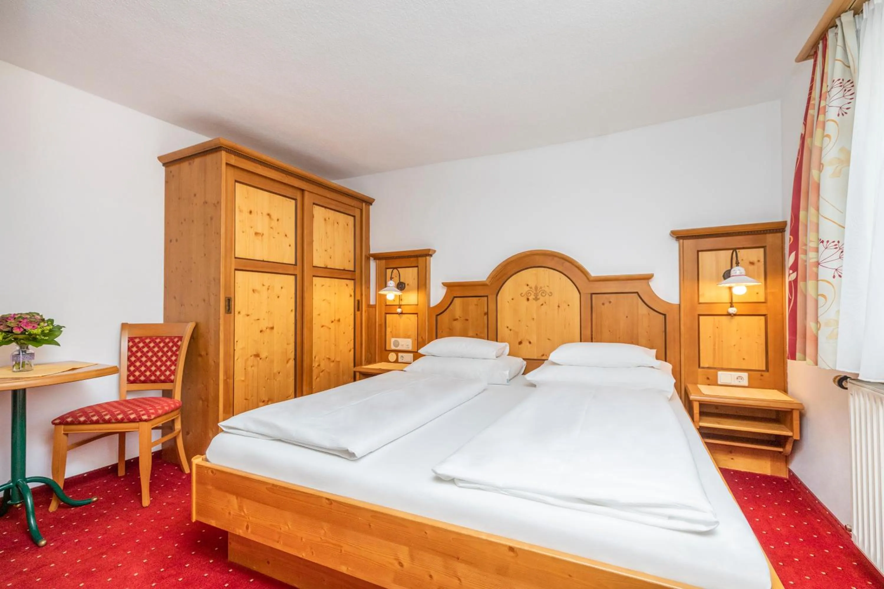 Photo of the whole room, Bed in Frühstückspension Klinglhub