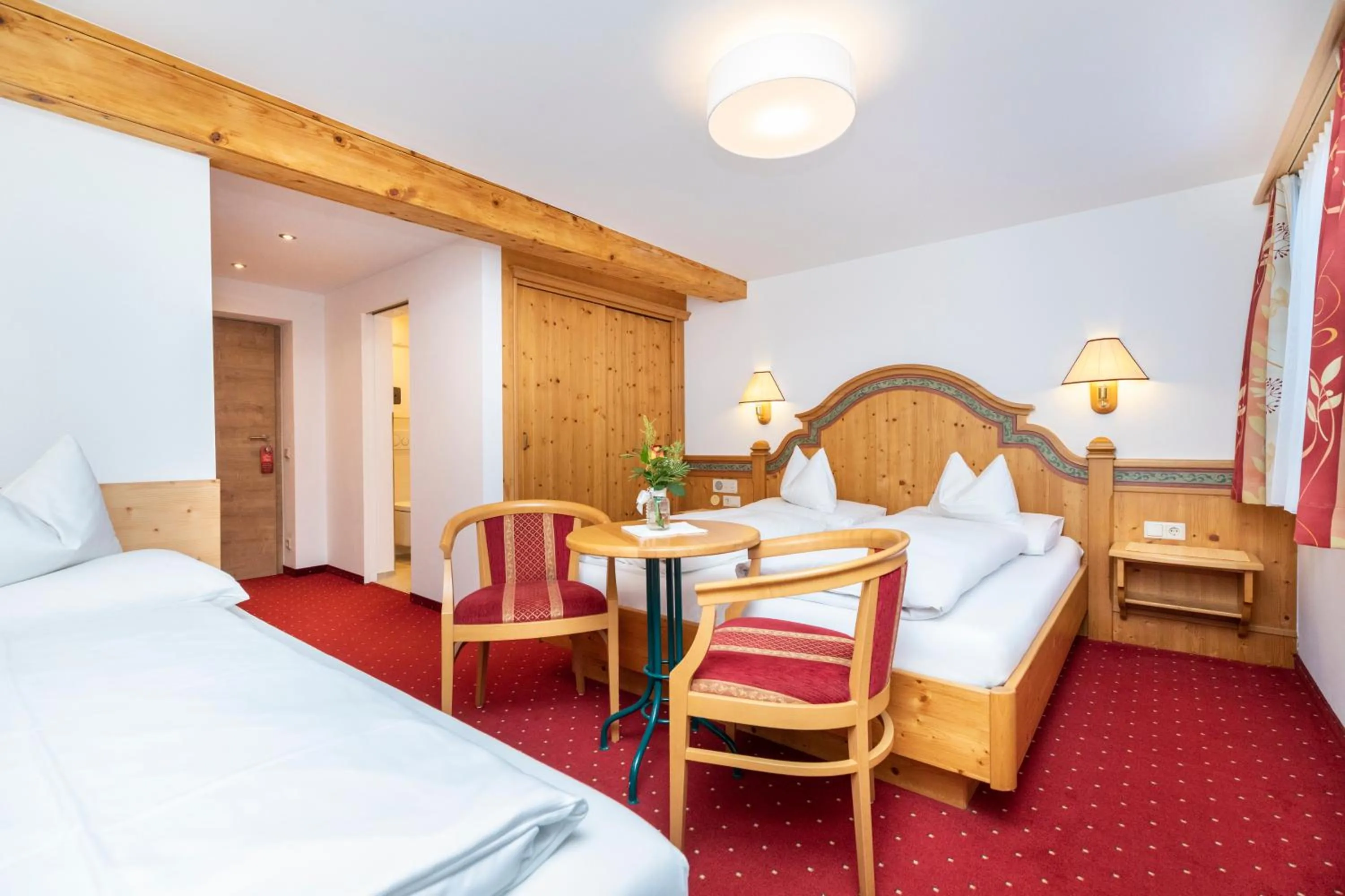 Photo of the whole room, Bed in Frühstückspension Klinglhub