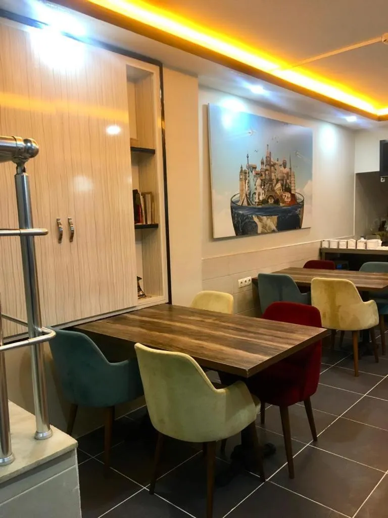 Dining area in Özhan Hotel