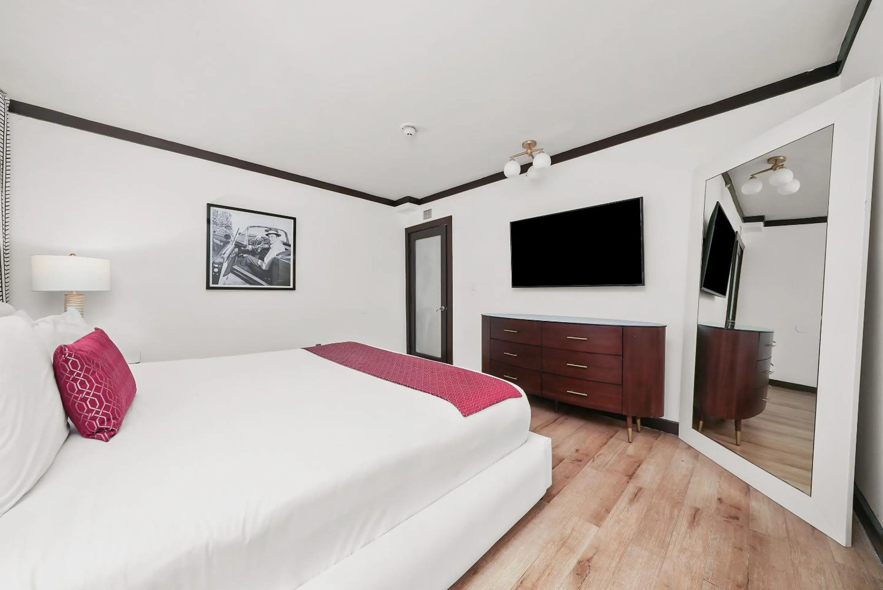 Bed in Metropole Suites South Beach