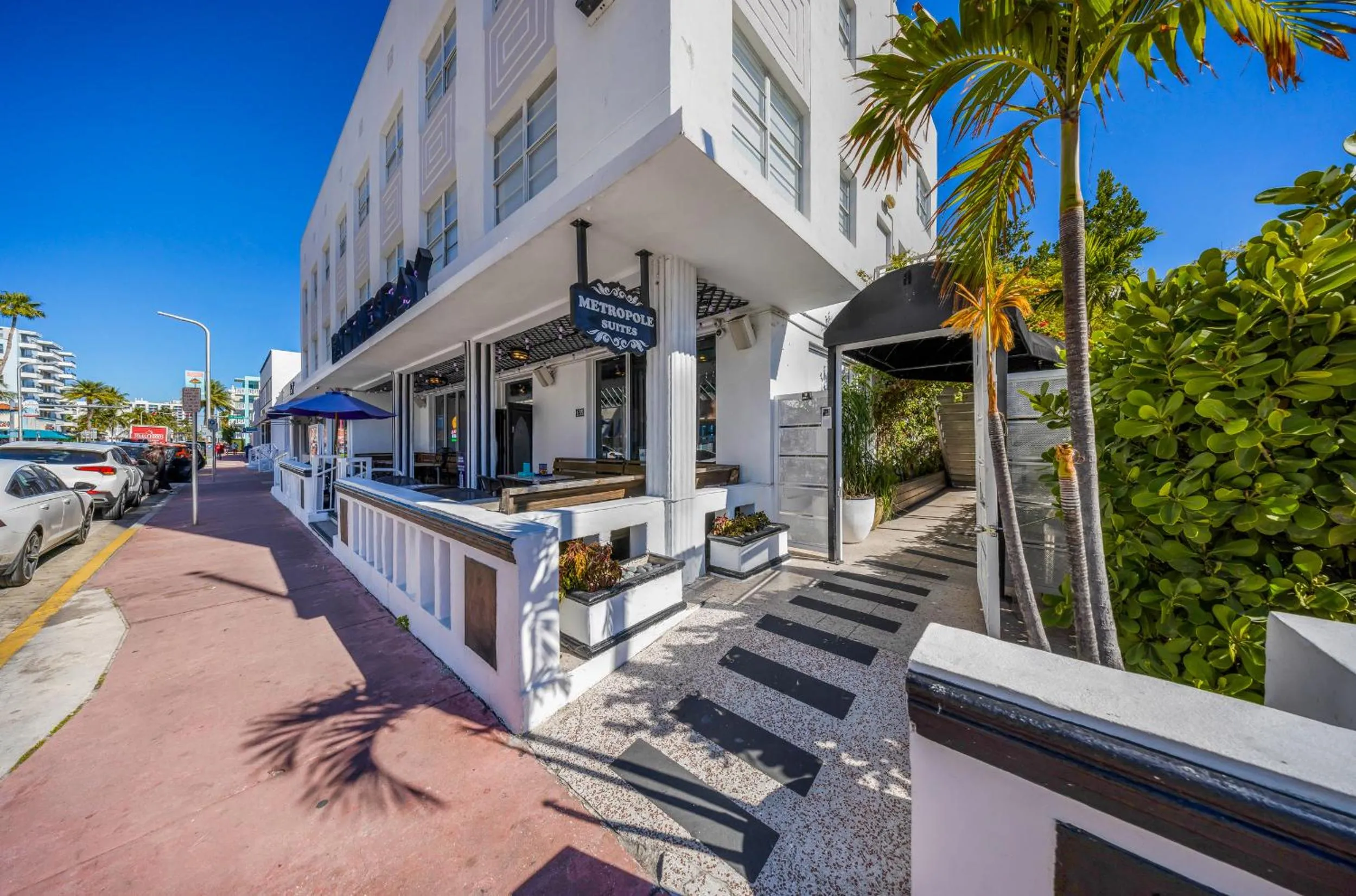 Property building in Metropole Suites South Beach