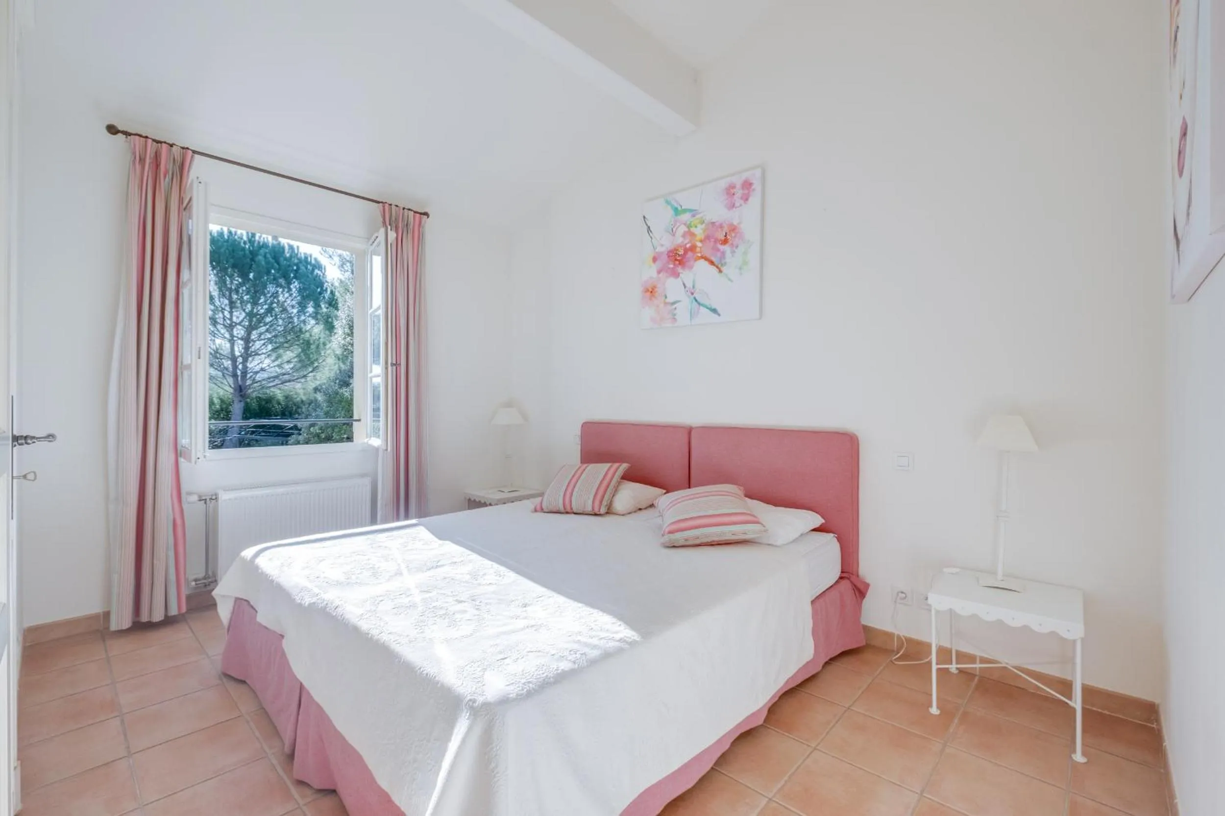 Bedroom, Bed in Les Appartements et Maisons du Domaine de Saint Endréol Golf & Spa Resort