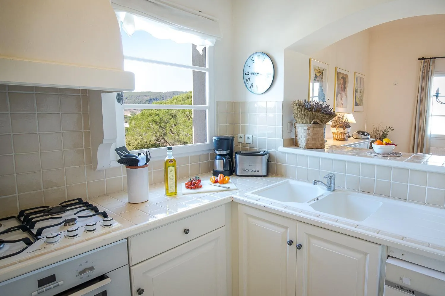Kitchen or kitchenette in Les Appartements et Maisons du Domaine de Saint Endréol Golf & Spa Resort