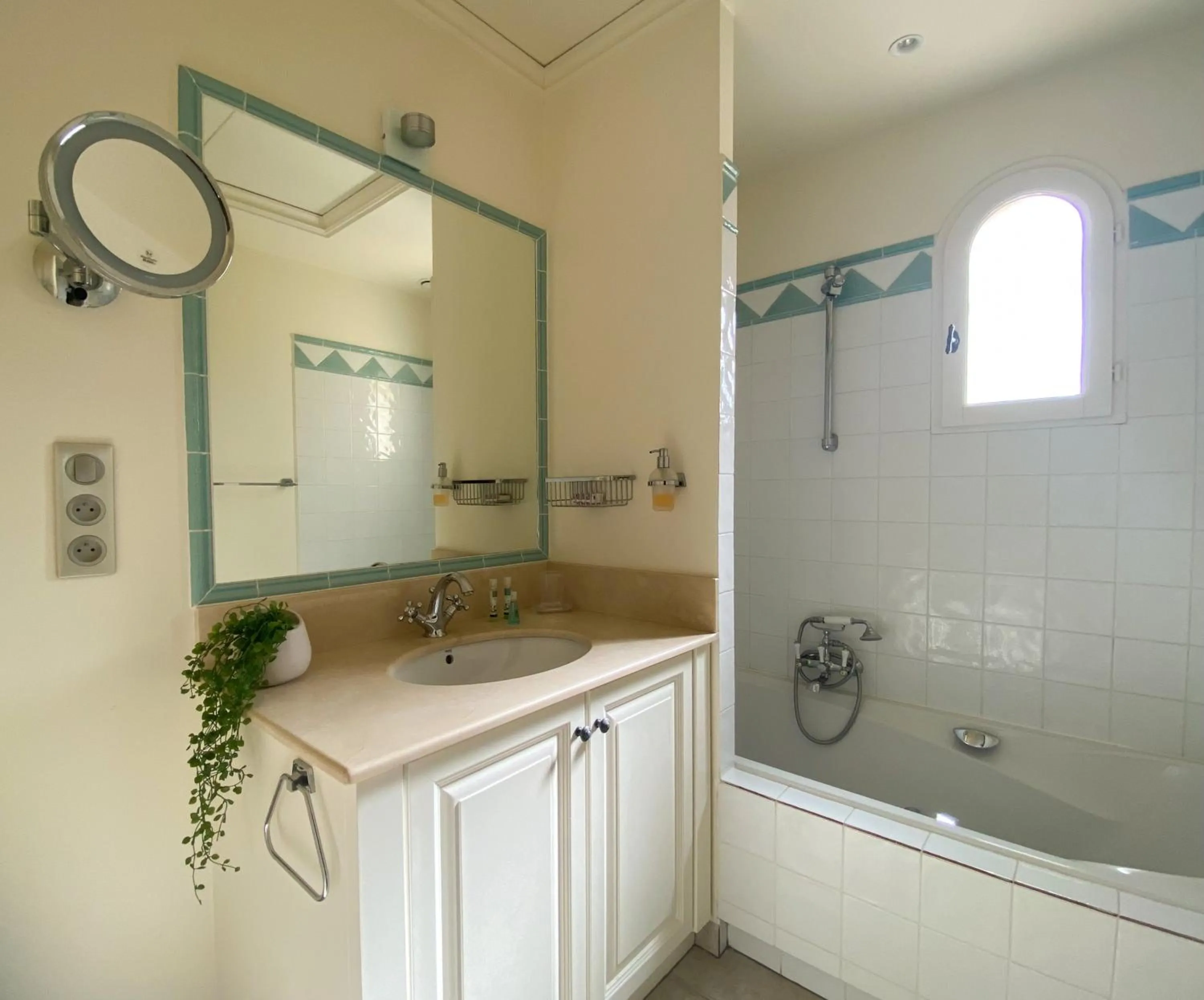 Bathroom in Les Appartements et Maisons du Domaine de Saint Endréol Golf & Spa Resort