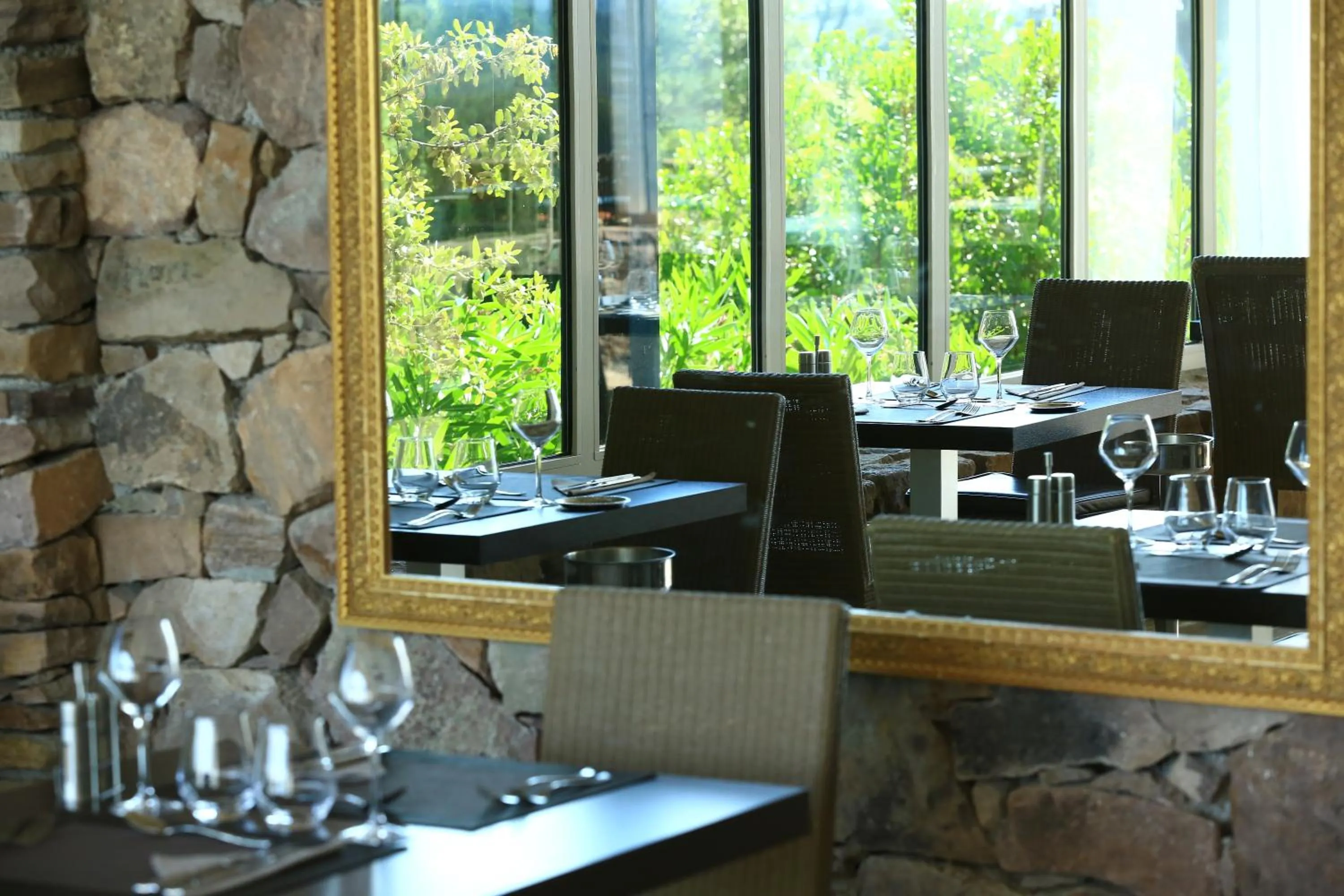 Restaurant/places to eat in Les Appartements et Maisons du Domaine de Saint Endréol Golf & Spa Resort