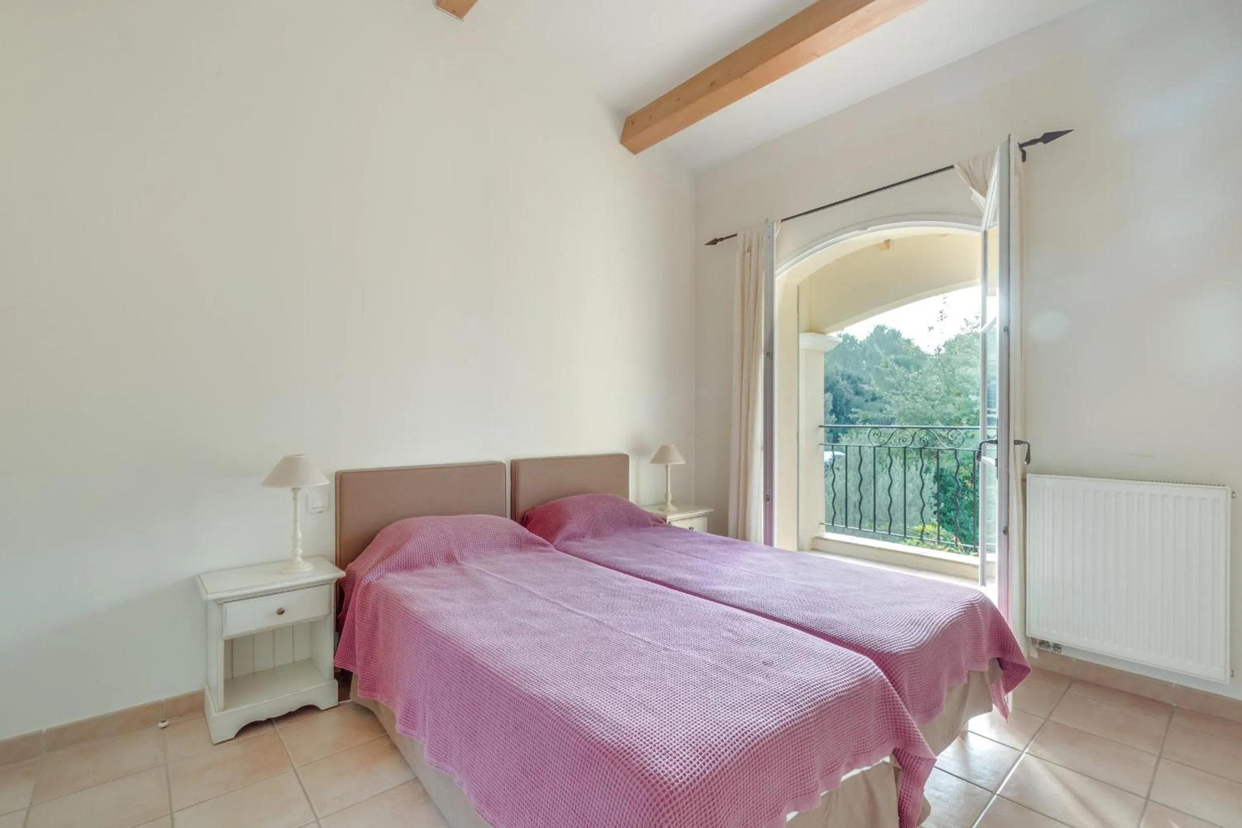 Bedroom, Bed in Les Appartements et Maisons du Domaine de Saint Endréol Golf & Spa Resort