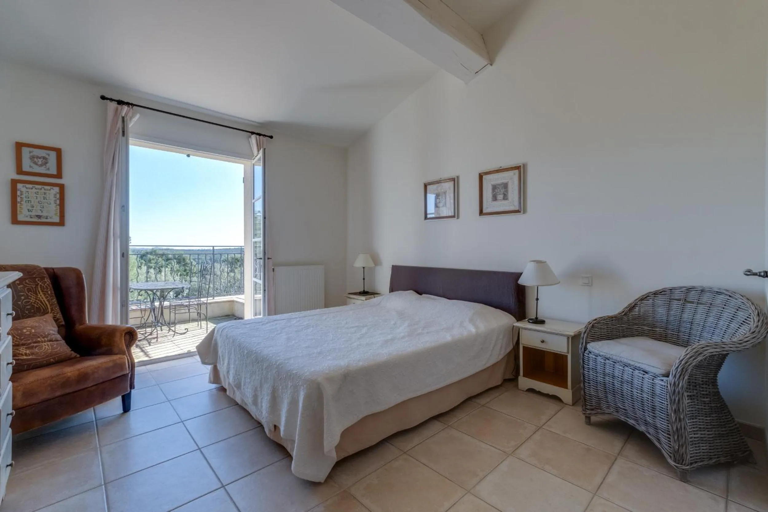 Bedroom, Bed in Les Appartements et Maisons du Domaine de Saint Endréol Golf & Spa Resort