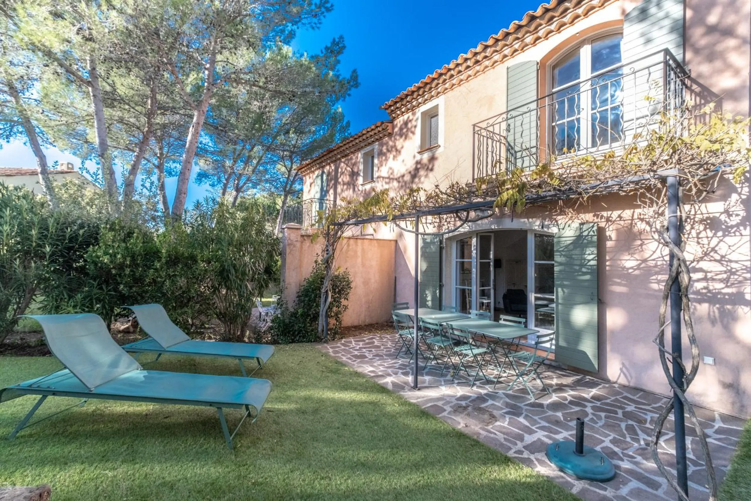 Patio in Les Appartements et Maisons du Domaine de Saint Endréol Golf & Spa Resort