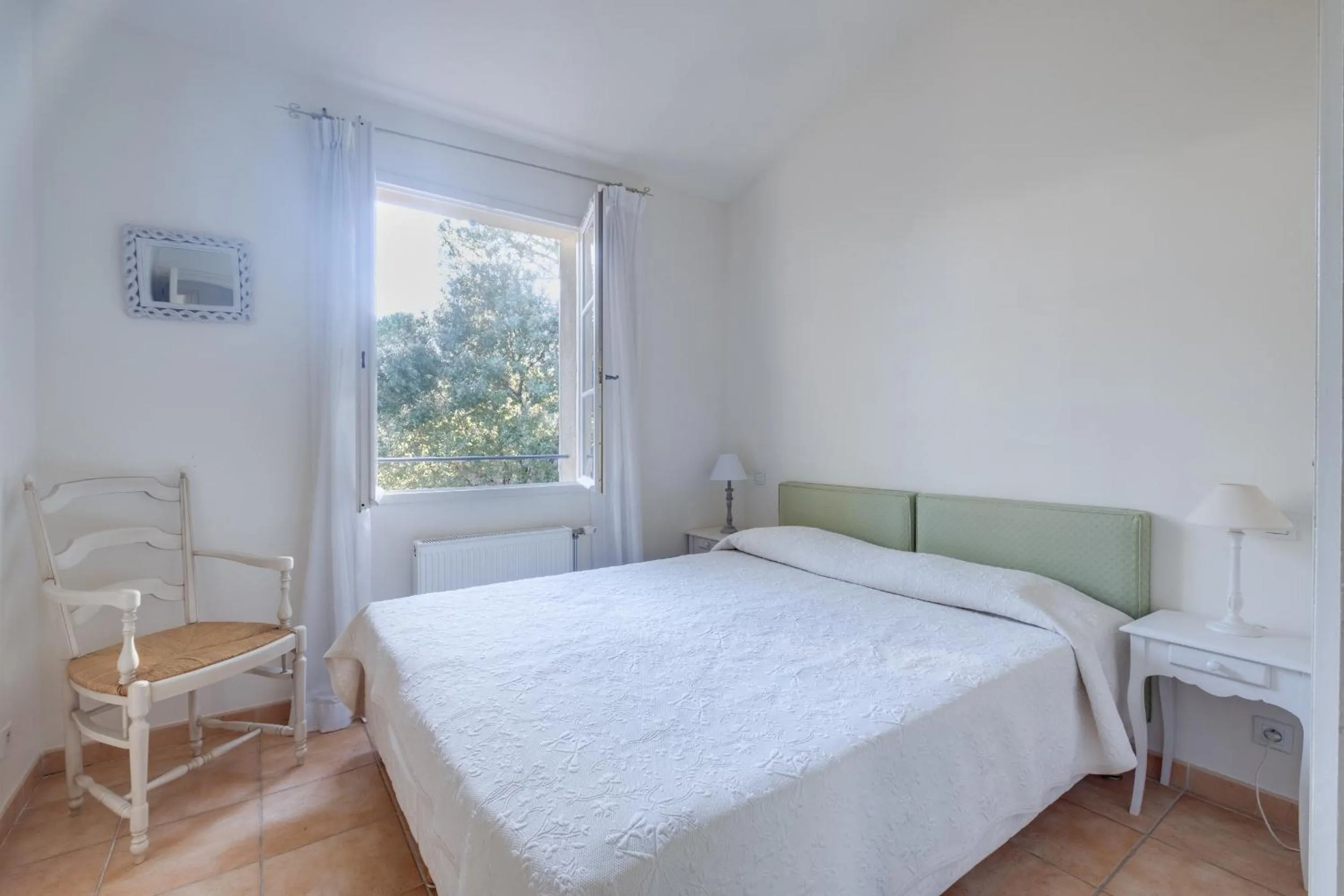 Bedroom, Bed in Les Appartements et Maisons du Domaine de Saint Endréol Golf & Spa Resort