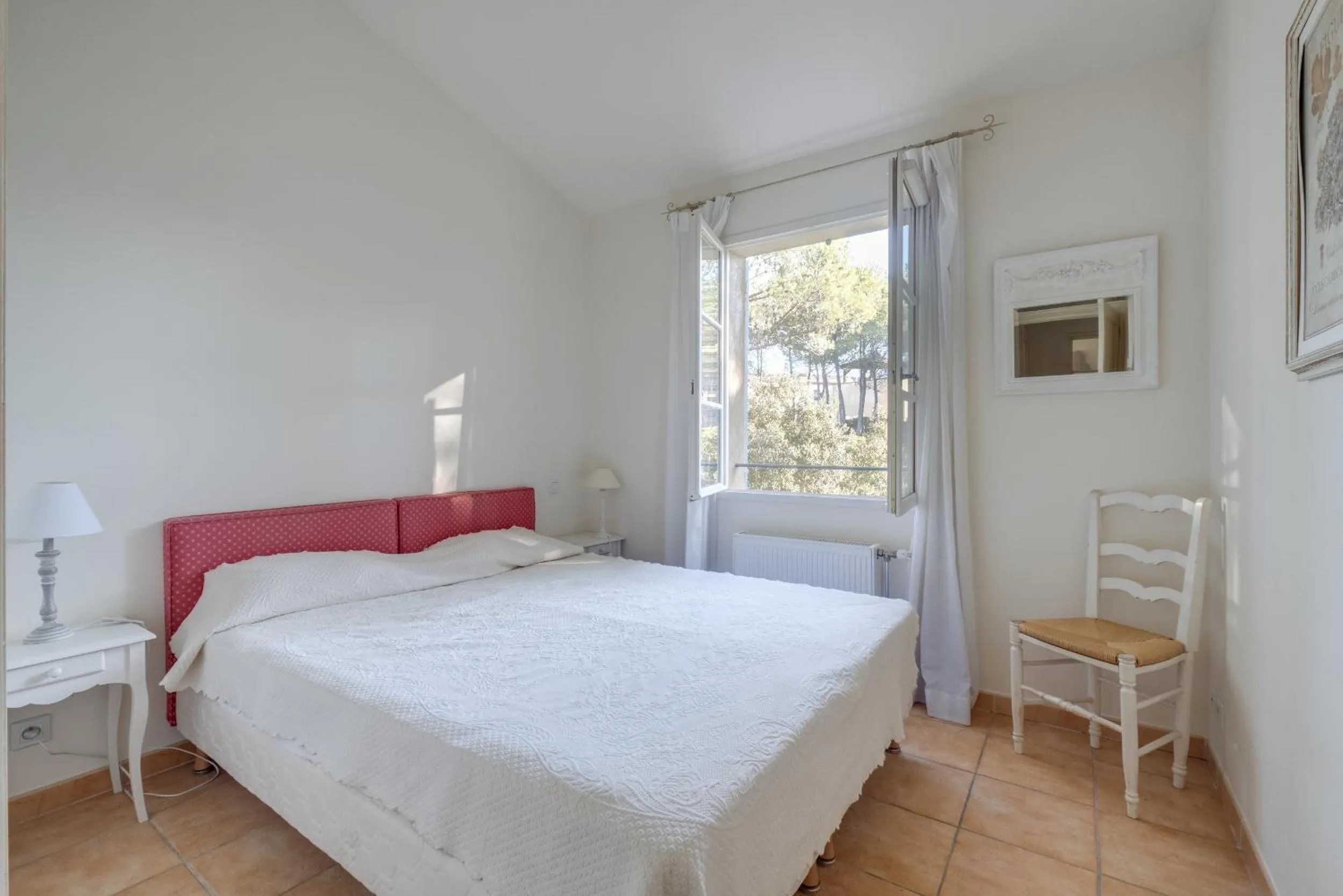 Bedroom, Bed in Les Appartements et Maisons du Domaine de Saint Endréol Golf & Spa Resort