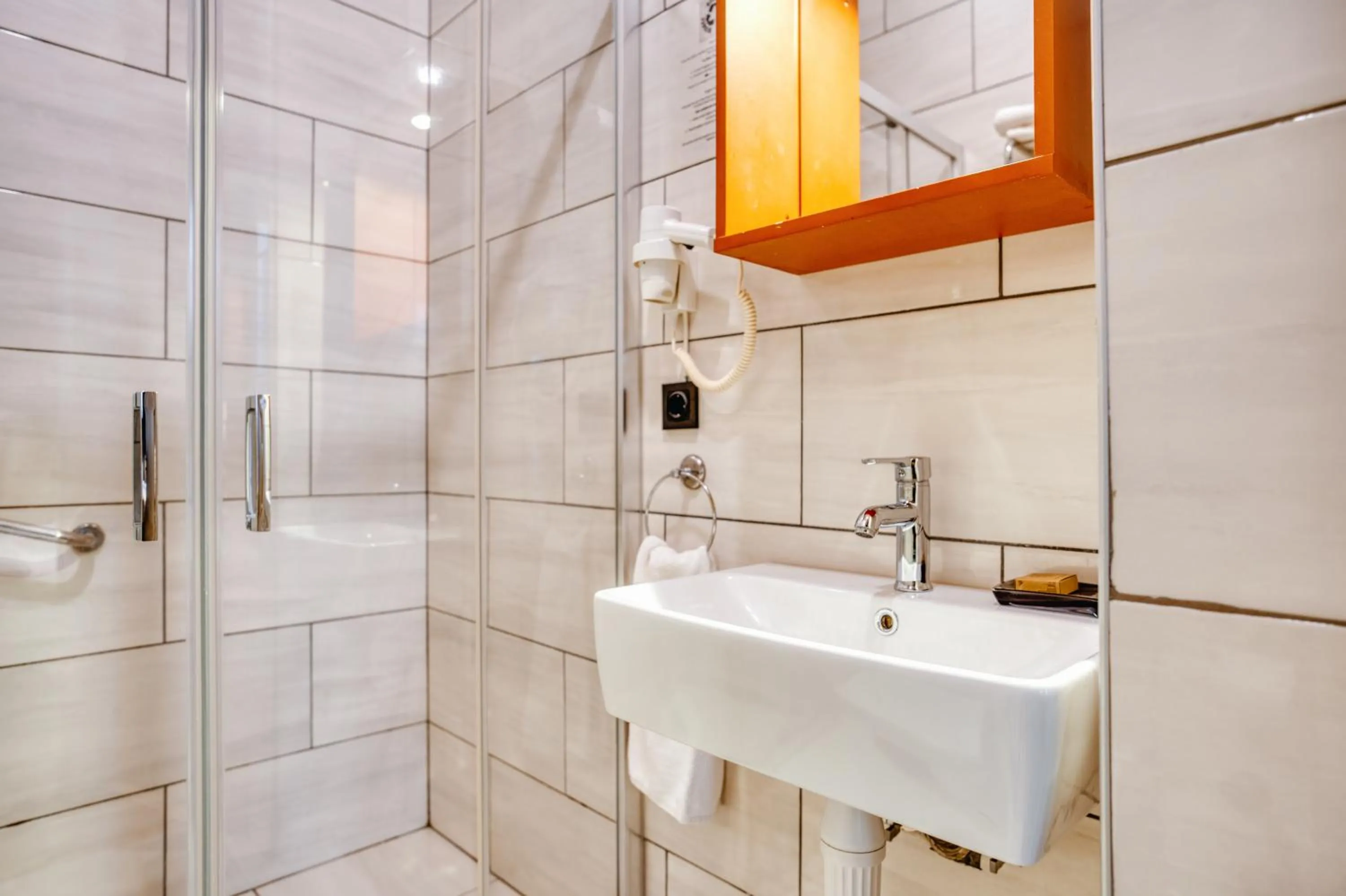 Shower in Novus Pera Hotel