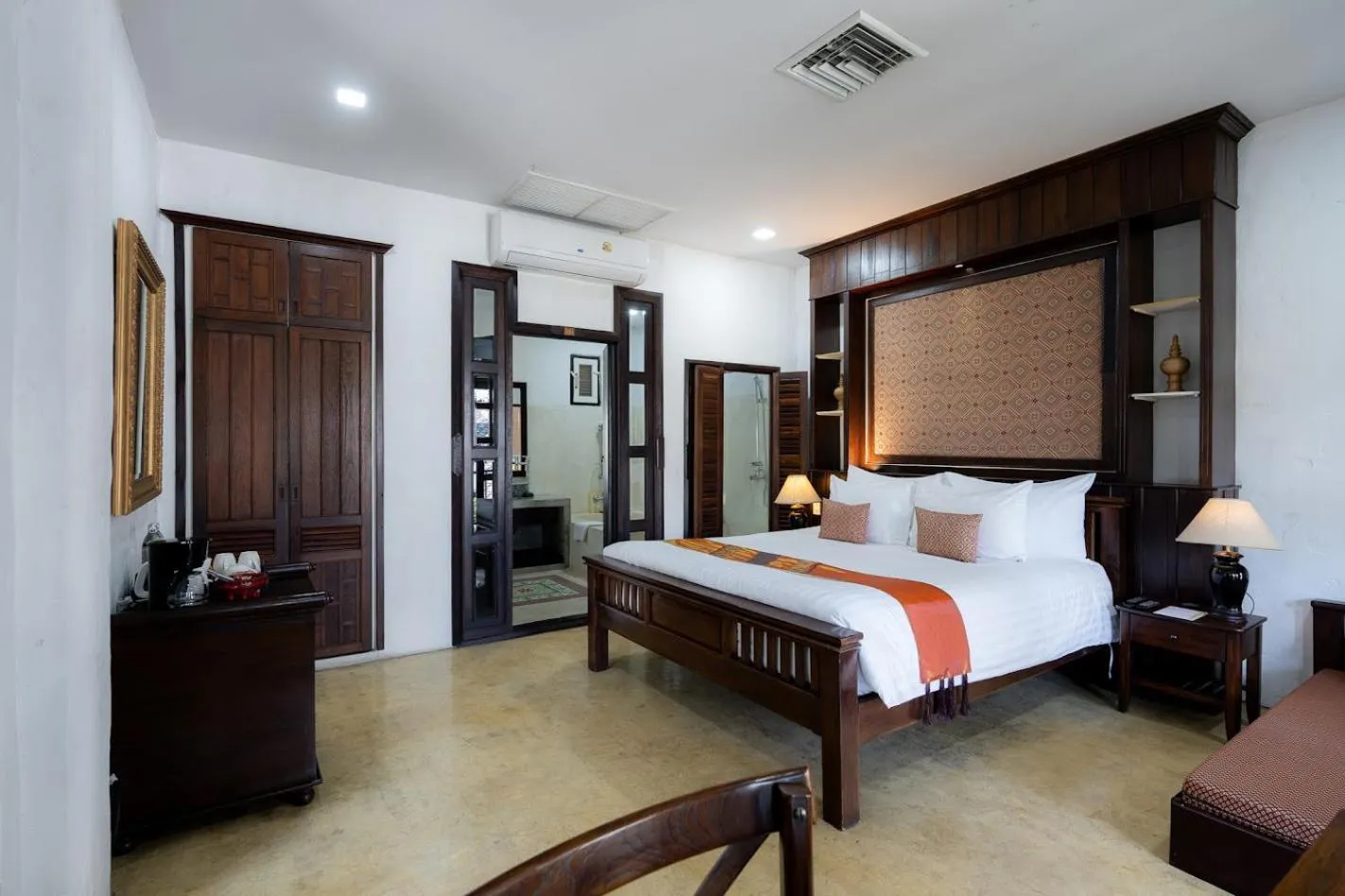 Bed in Cheva Gallery Boutique Hotel