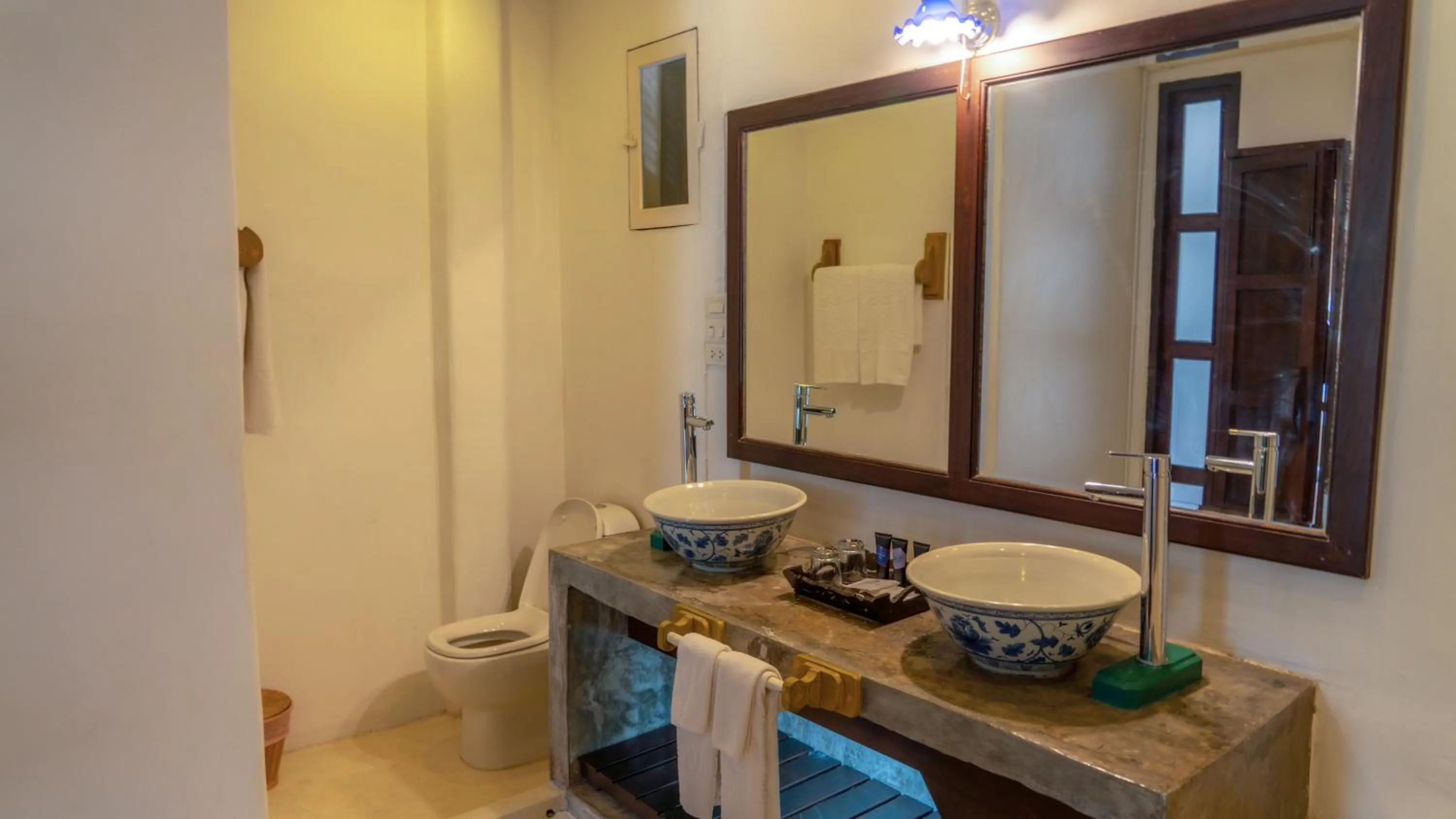 Bathroom in Cheva Gallery Boutique Hotel