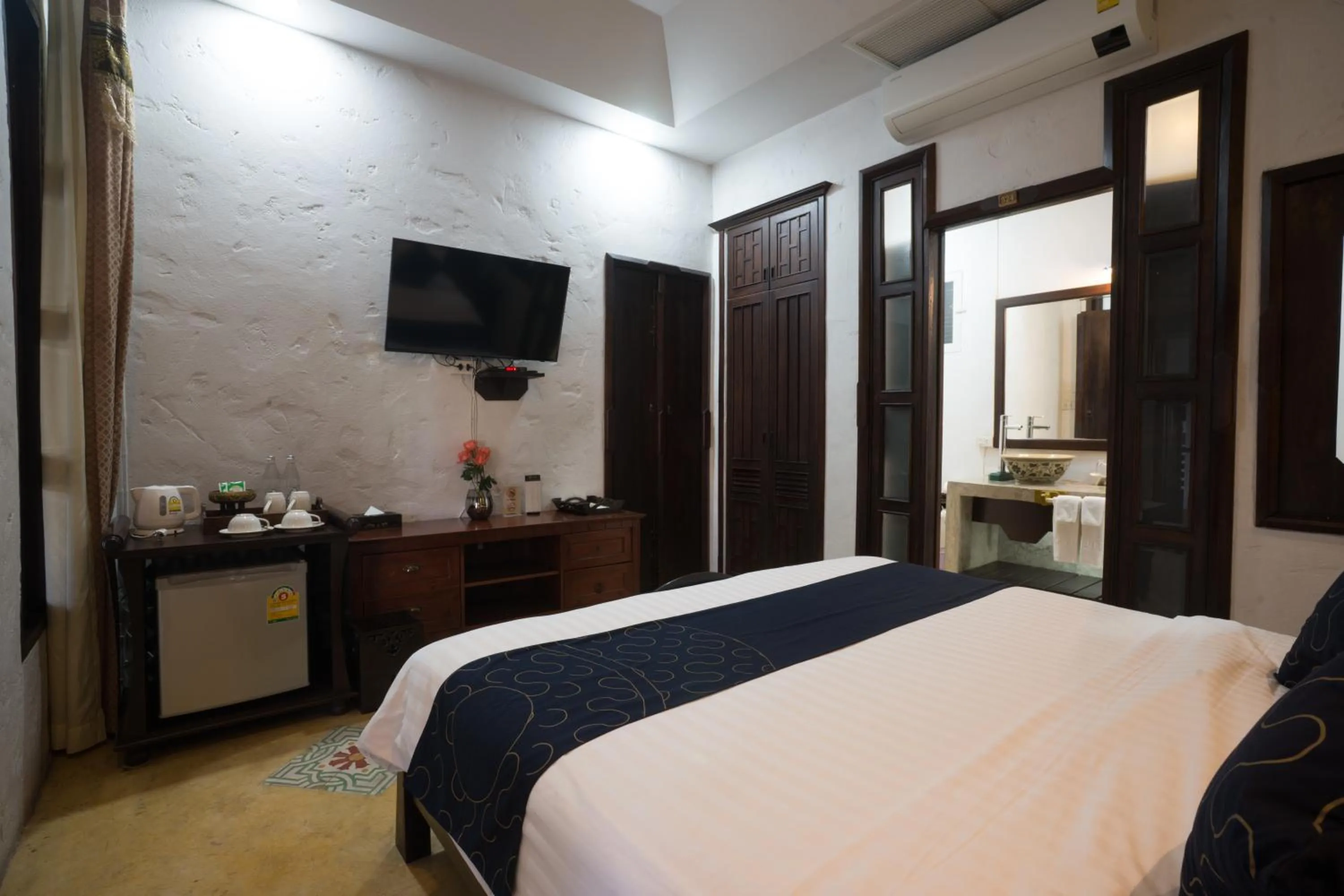 Photo of the whole room in Cheva Gallery Boutique Hotel