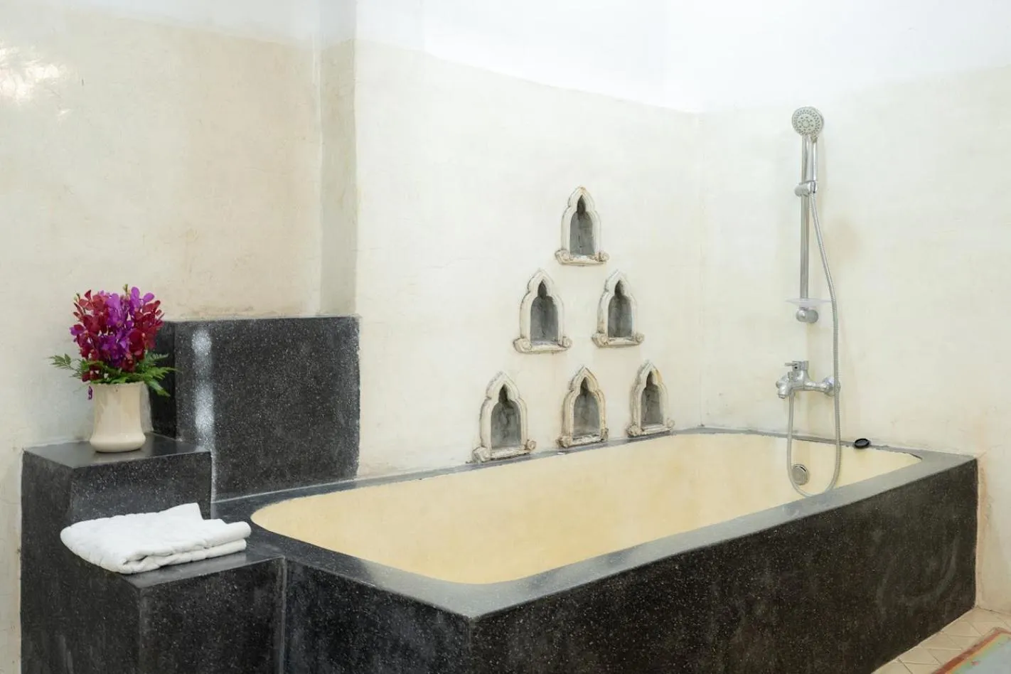 Cheva Gallery Boutique Hotel