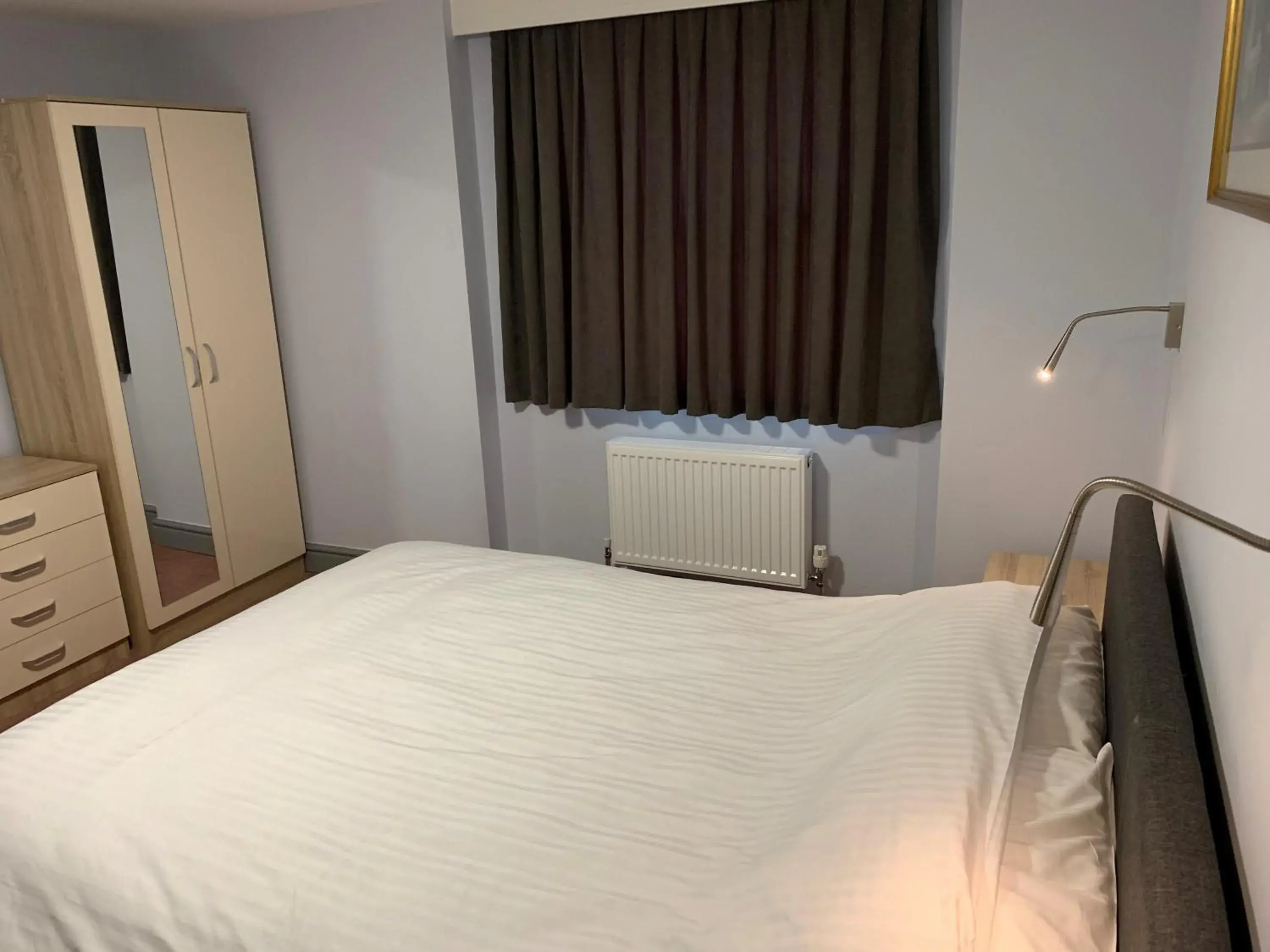 Double or Twin Room with Shower in The Town Hotel Double or Twin Room with Shower in The Town Hotel