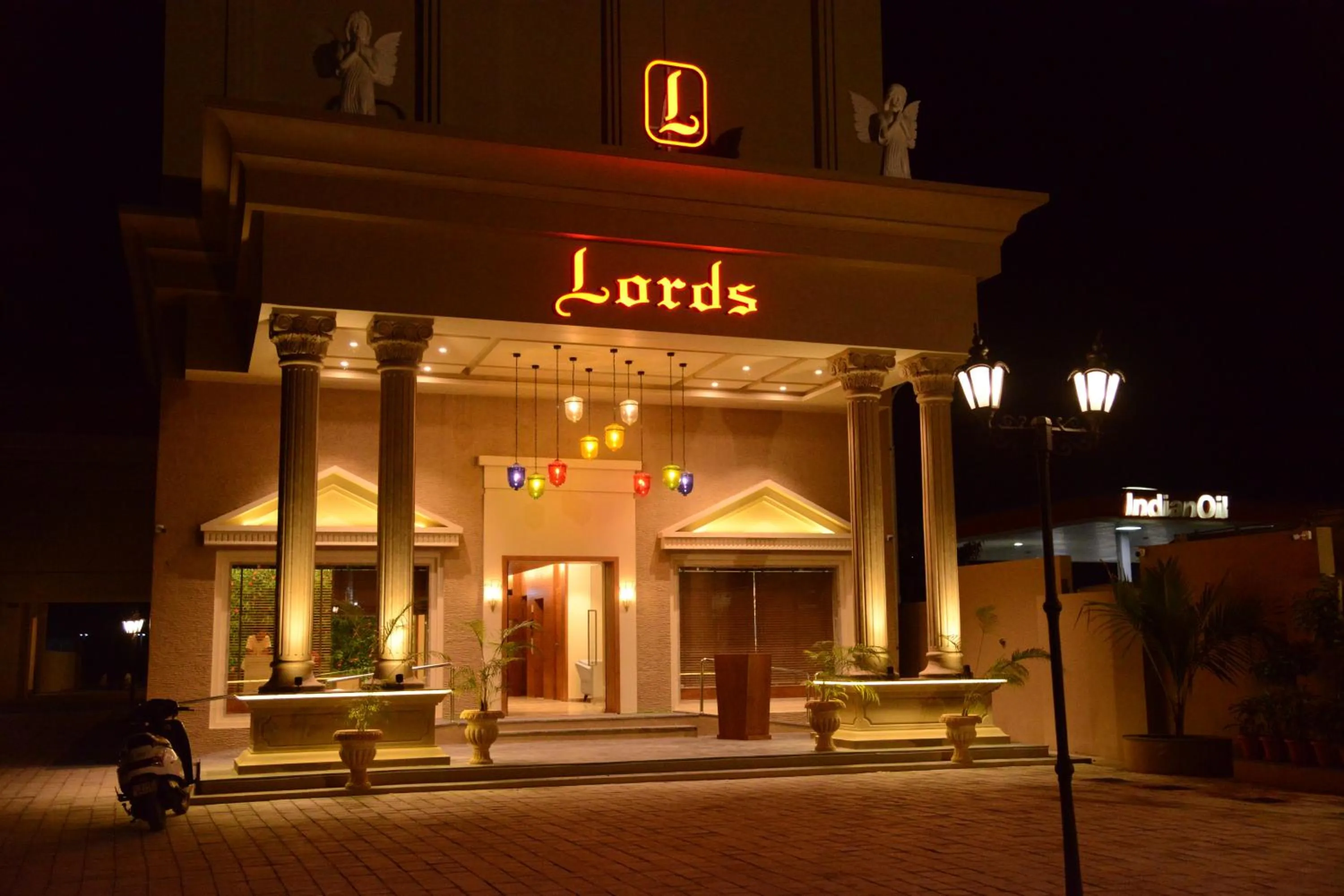 Facade/entrance in Lords Inn Jamnagar -Motikhavdi