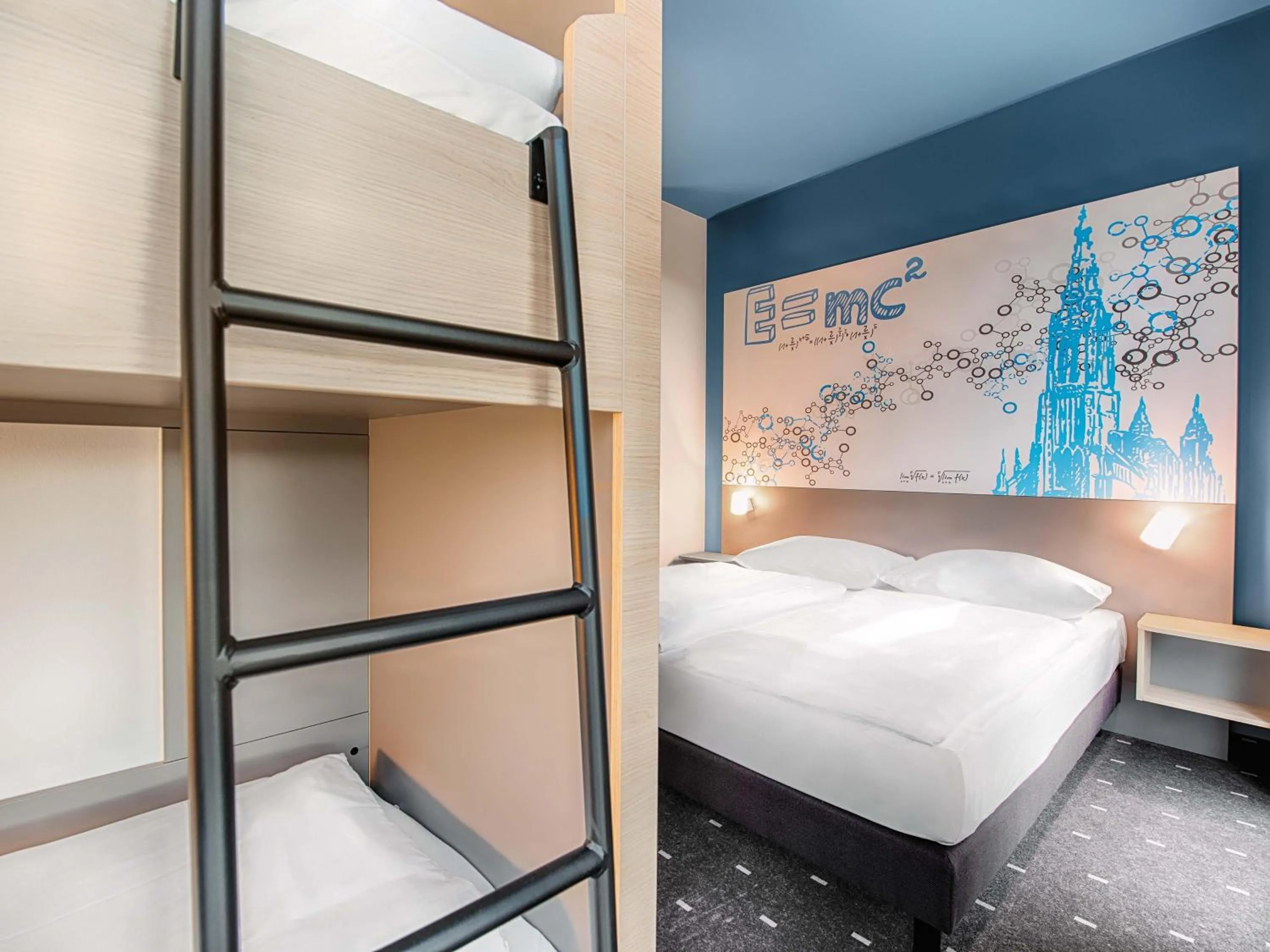 Photo of the whole room, Bed in B&B Hotel Ulm