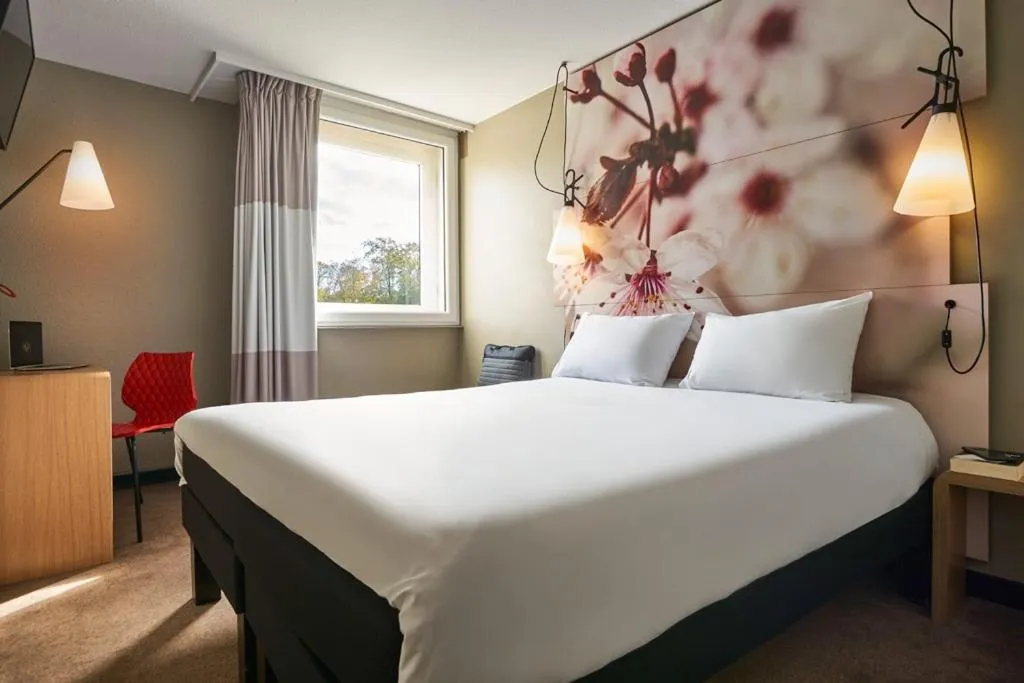 Bed in ibis Paris Marne la Vallee Emerainville