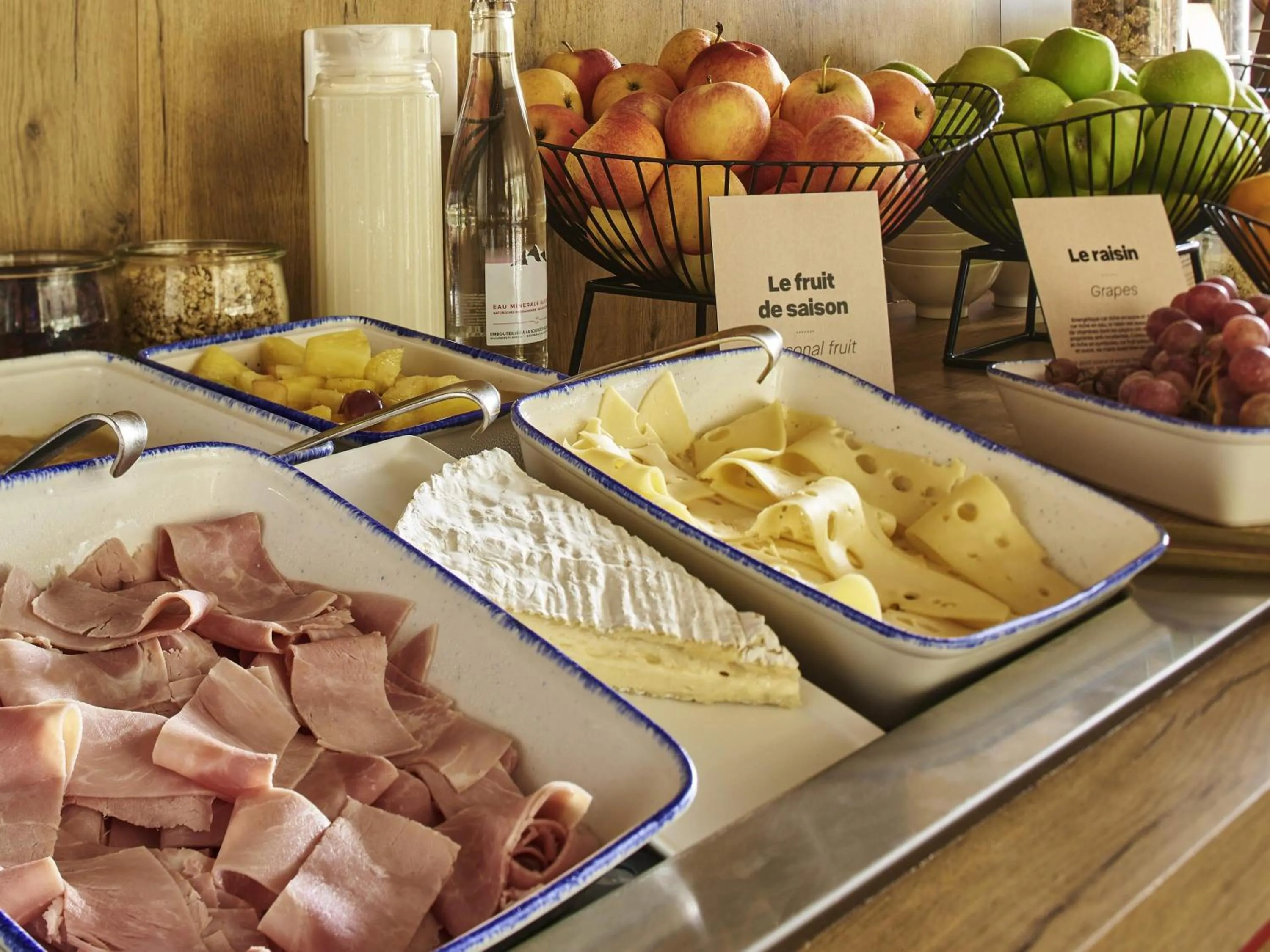 Breakfast in ibis Paris Marne la Vallee Emerainville