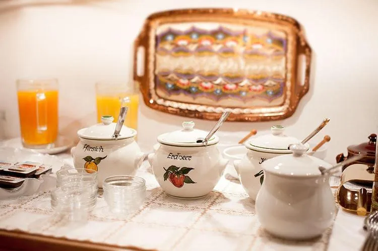 Food and drinks in Garni Residence Soraiser