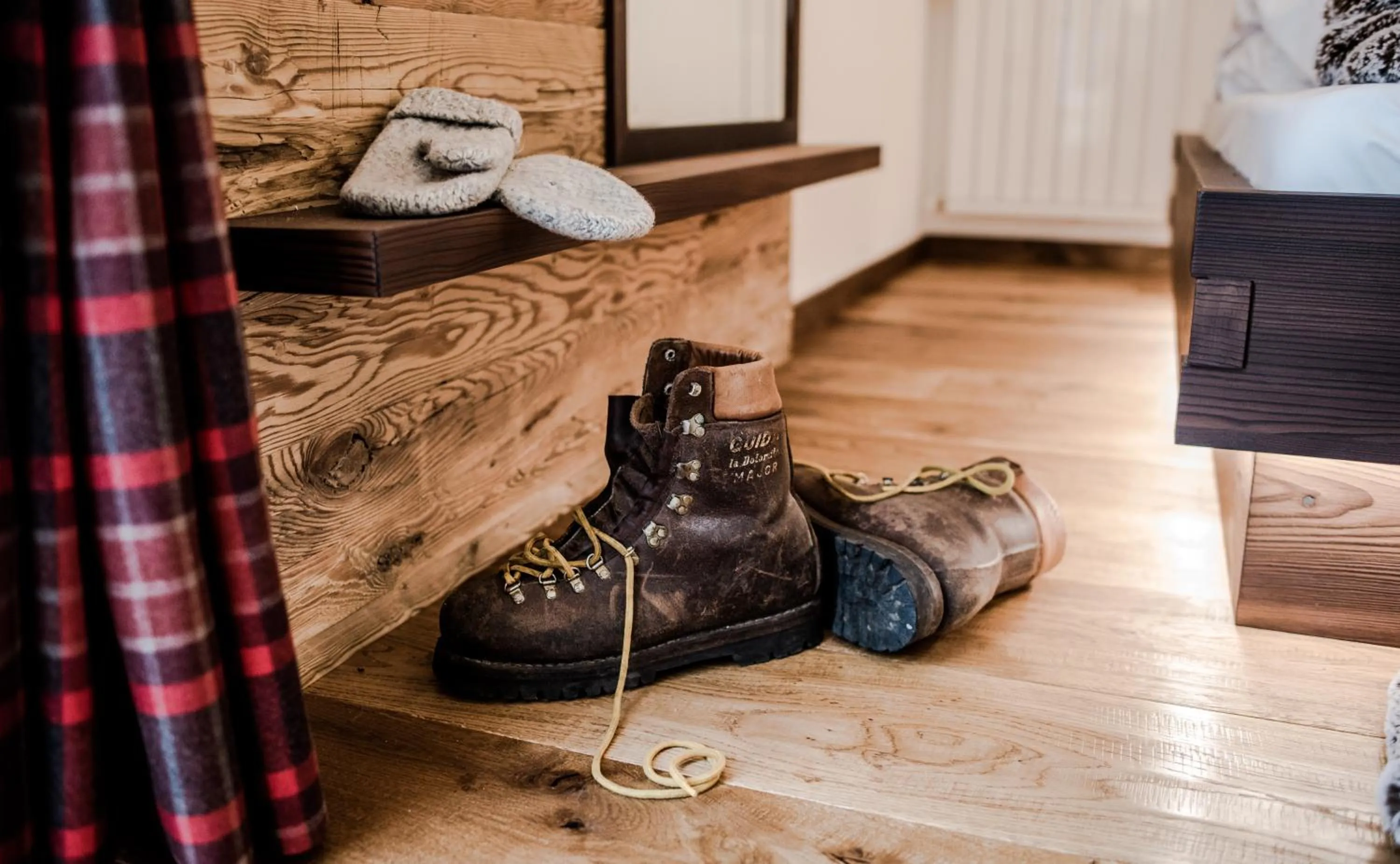 Decorative detail in Garni Residence Soraiser